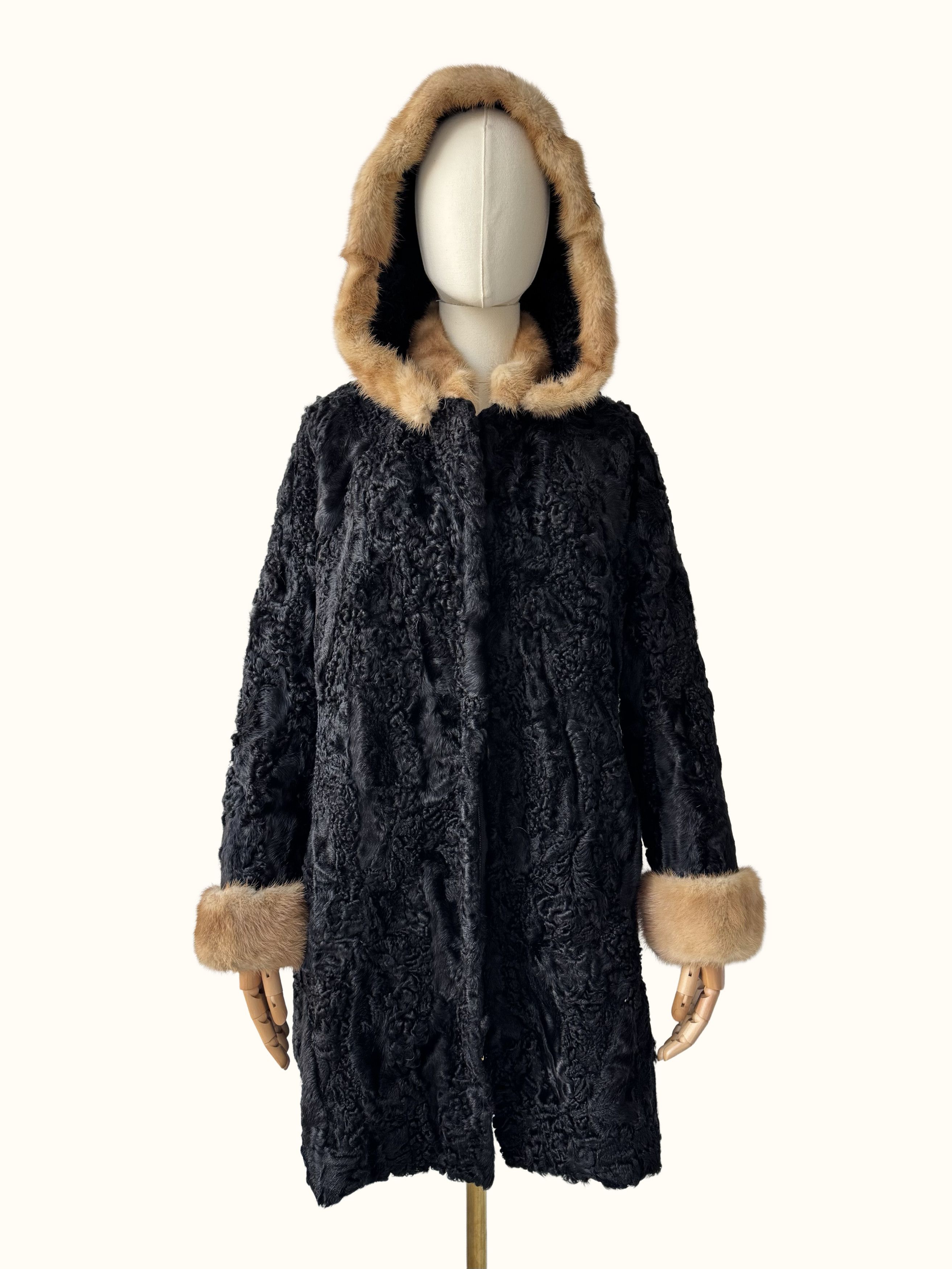 Vintage Vintage Real Fur Hooded Coat Size L / US 10 / IT 46 - 2 Thumbnail