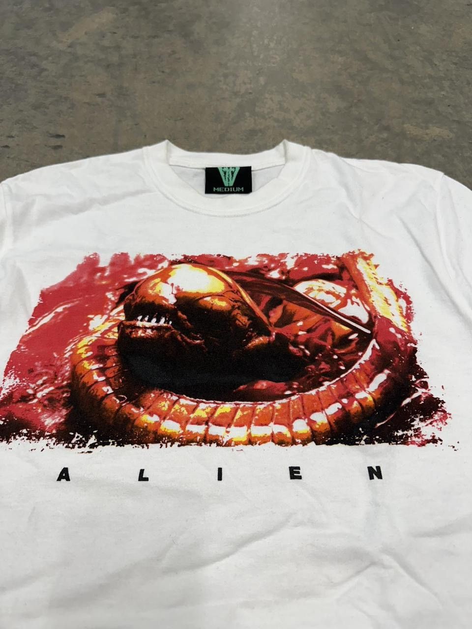 Japanese Brand RARE Graveyard Goods Alien Graphic Shirt Size Medium Size US M / EU 48-50 / 2 - 2 Thumbnail