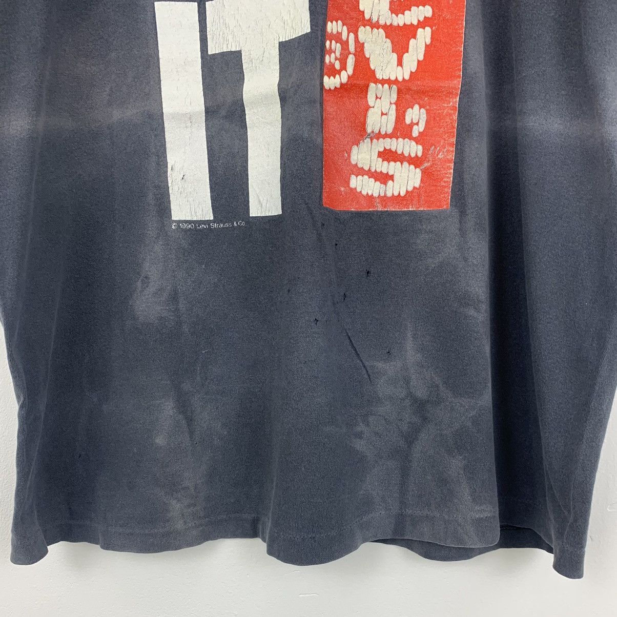 Levi's × Levi's Vintage Clothing × Vintage Vintage 90’s Levis Distressed T-Shirt Size US XL / EU 56 / 4 - 6 Thumbnail