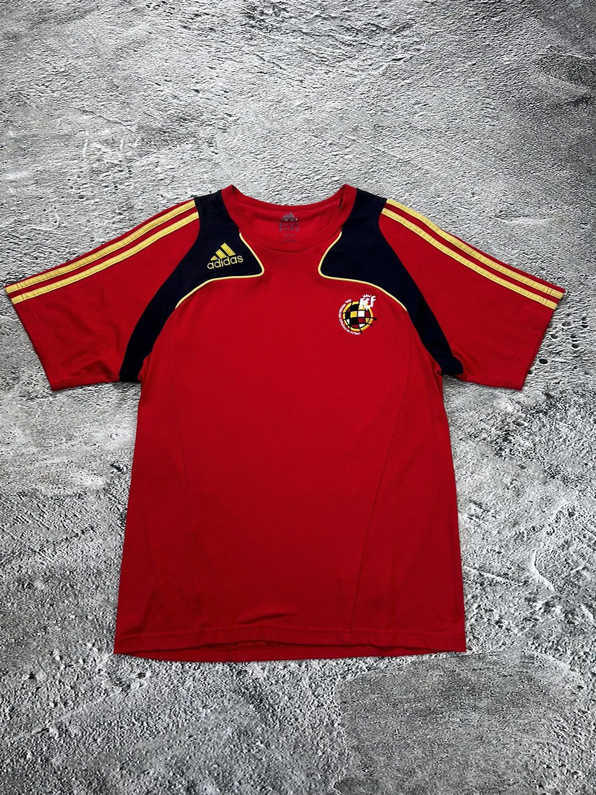 Adidas × Vintage Spain vintage Adidas t-shirt Jersey red football 2008 Size US M / EU 48-50 / 2 - 1 Thumbnail