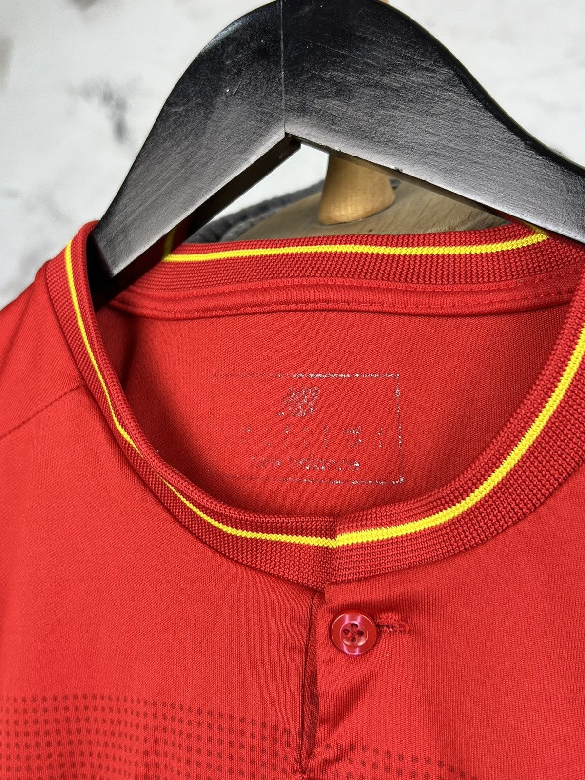 New Balance 2016 - 2017 Liverpool Home Jerseys Shirt Size L - XL Size US L / EU 52-54 / 3 - 5 Thumbnail