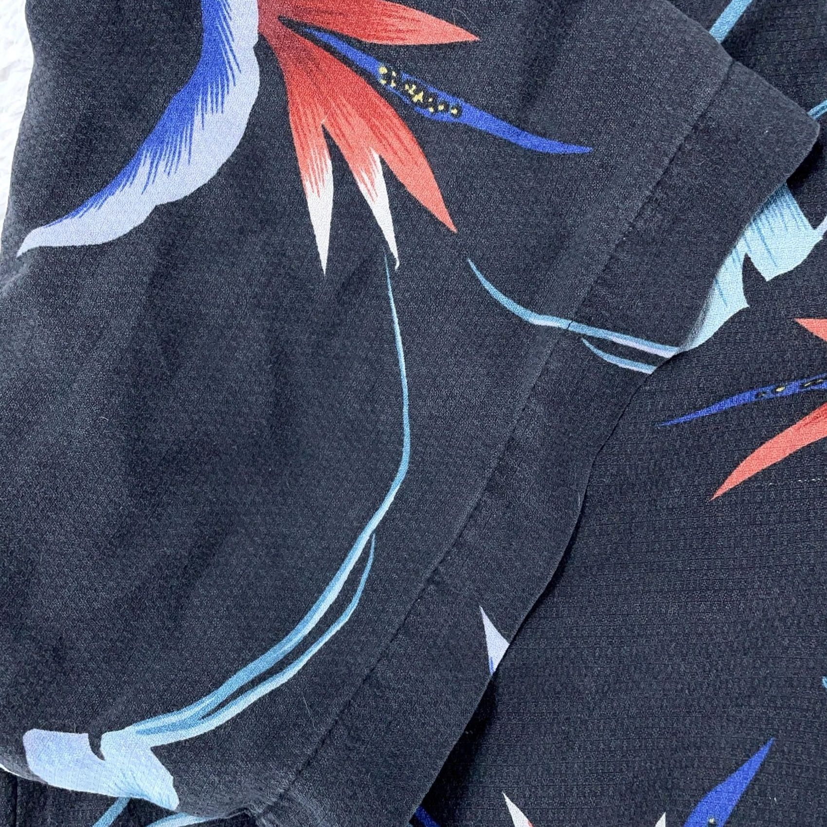 Tommy Bahama Tommy Bahama Shirt Mens Medium Black Silk Floral Hawaiian Aloha Camp Tropical Button-Up Short Sleeve Collared Linen? Size US M / EU 48-50 / 2 - 4 Thumbnail