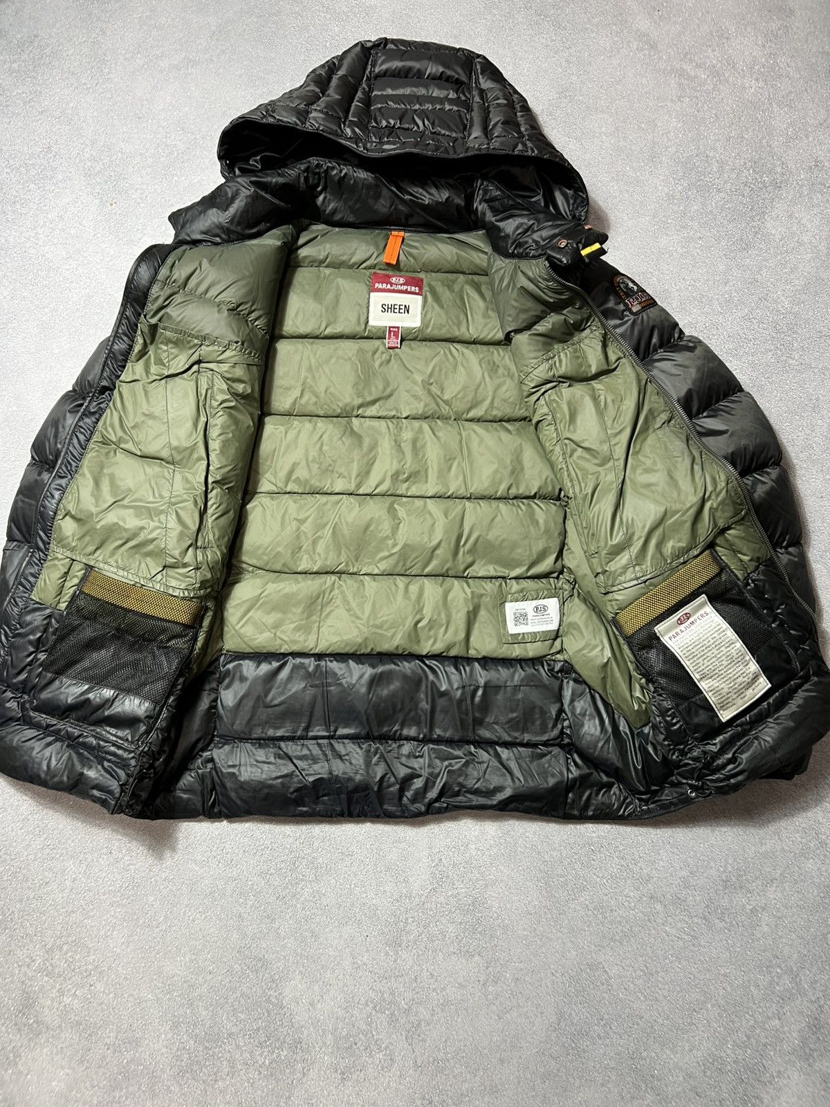 Parajumpers 🖤 PARAJUMPERS GREG DOWN JACKET — BLACK — SIZE L Size US L / EU 52-54 / 3 - 12 Thumbnail