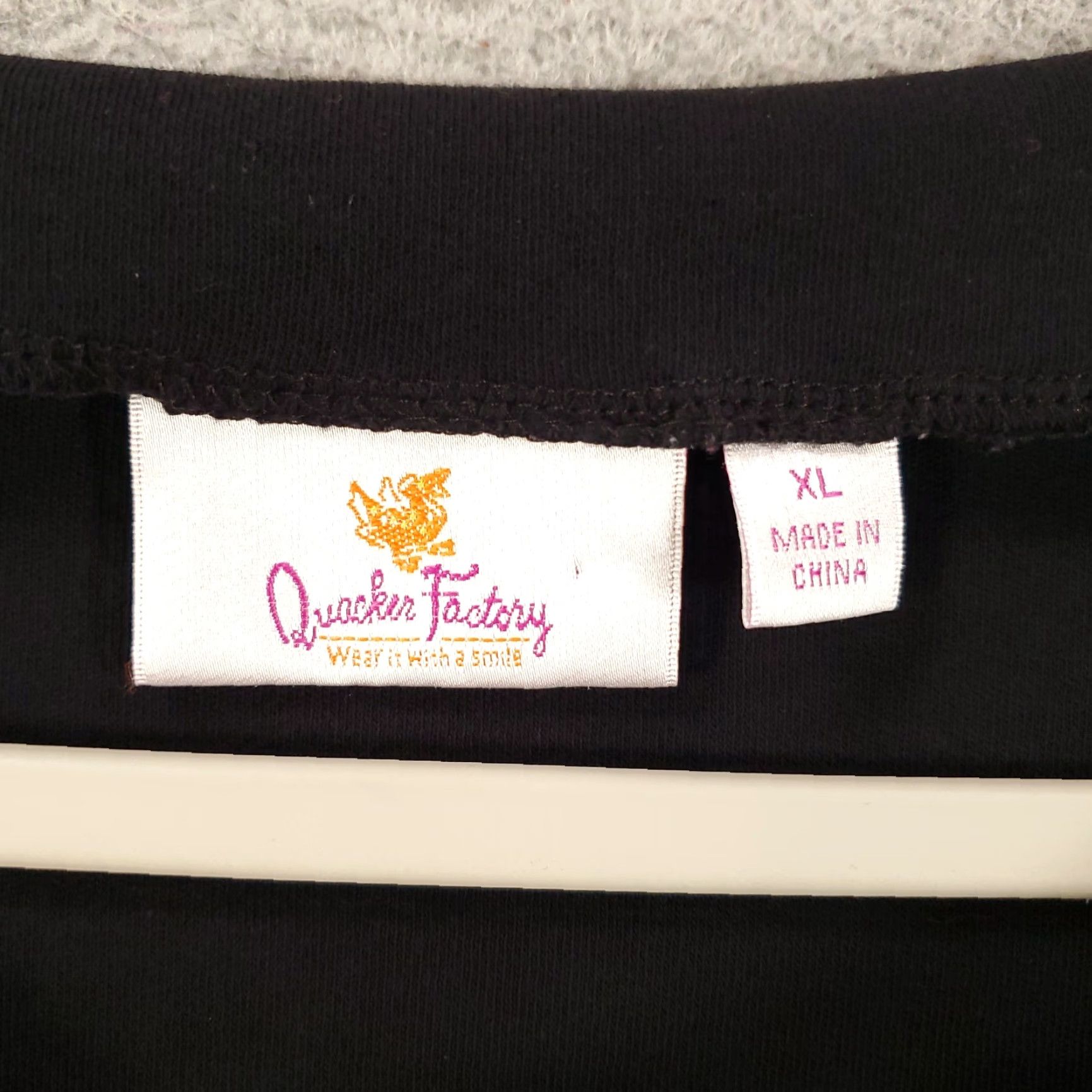 Quacker Factory VINTAGE? No, it's Quacker Factory Sweater Womens XL Black Embroidered Neck 3/4 Sleeve V-Neck Pullover Knit Top Holiday Theme Size XL / US 12-14 / IT 48-50 - 5 Thumbnail