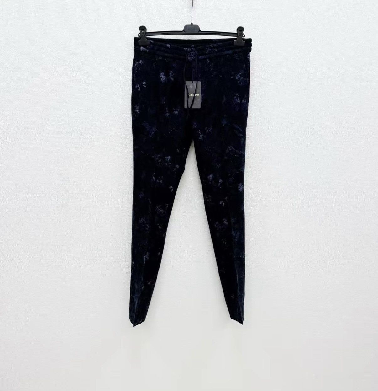 Valentino Black Floral Patterned Casual Pants Size 30 Size US 30 / EU 46 - 1 Thumbnail