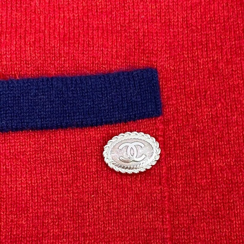 Chanel Chanel Red cashmere round-neck sleeveless knitted vest Size XS / US 0-2 / IT 36-38 - 5 Thumbnail