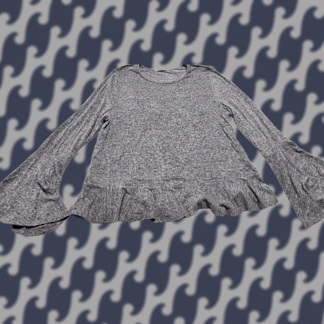 Bell Liberty Love Women's Top Blouse Gray XL Bell Sleeve Pullover Casual Ruffle Hem Comfy Basic Size XL / US 12-14 / IT 48-50 - 1 Thumbnail