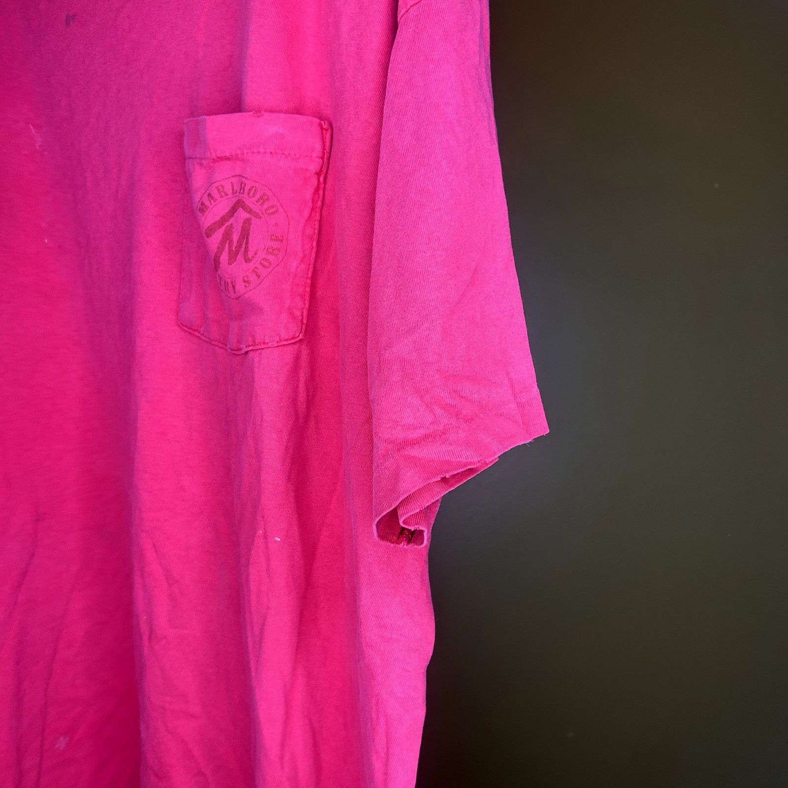 Marlboro × Vintage Vintage 90s Red Marlboro Pocket T-Shirt With Distressing Size US L / EU 52-54 / 3 - 3 Thumbnail