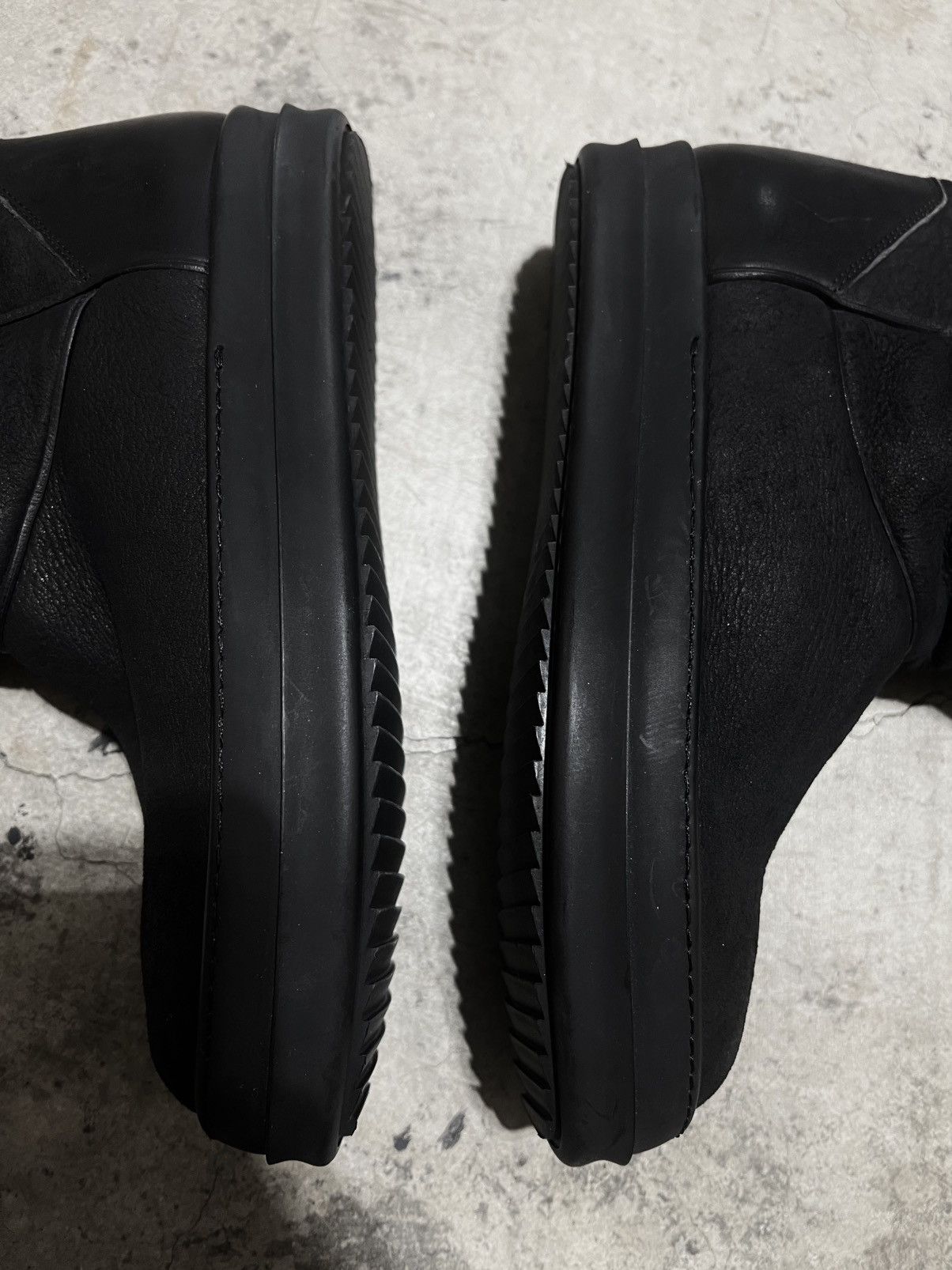 Rick Owens Rick Owens FW14 Moody Blistered Lambskin Shearling Uggs High Size US 9.5 / EU 42-43 - 4 Thumbnail