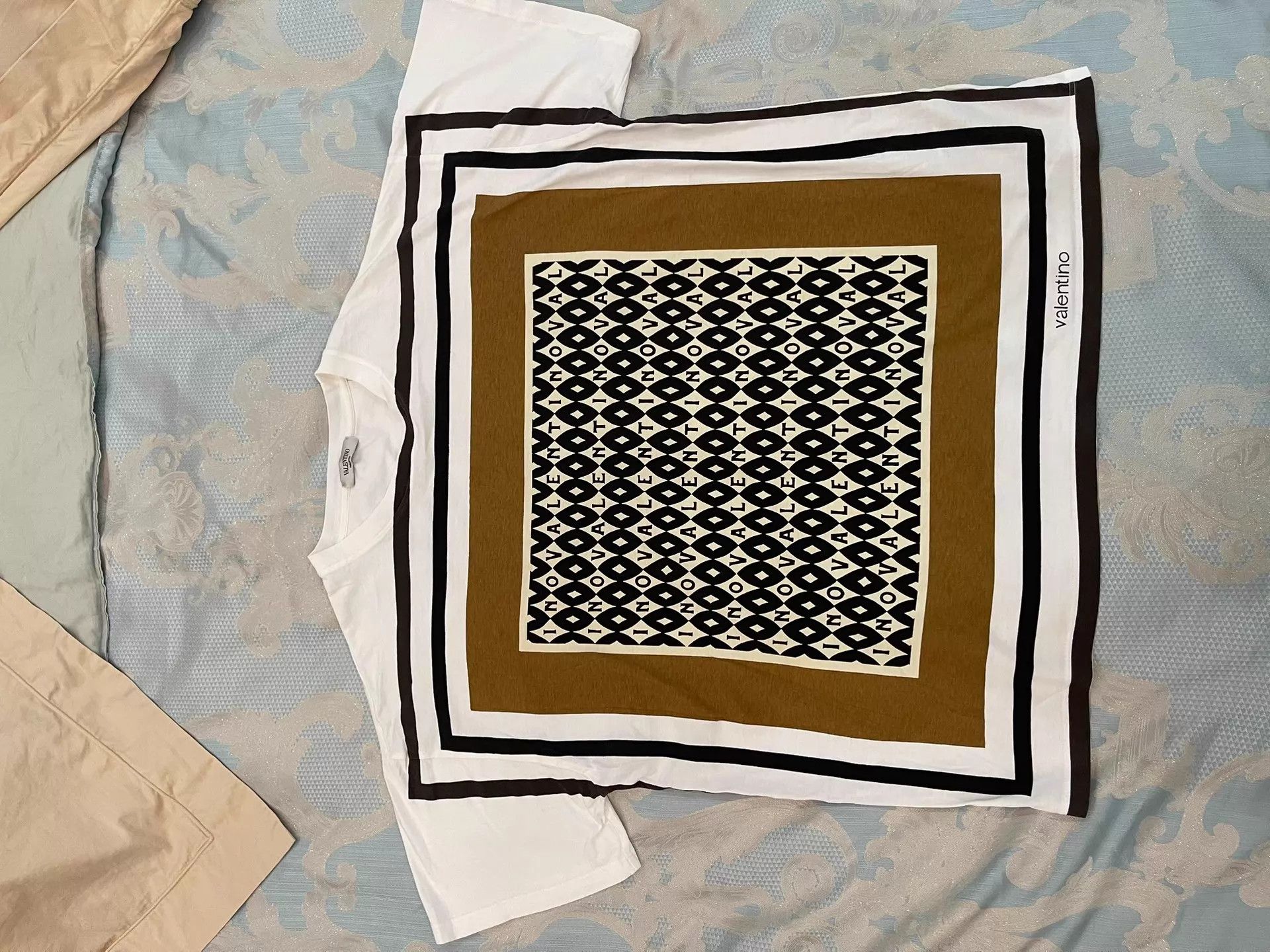 Valentino Valentino All Logo Cotton Oversize T (xs→XL) W2x White Size US XS / EU 42 / 0 - 1 Thumbnail