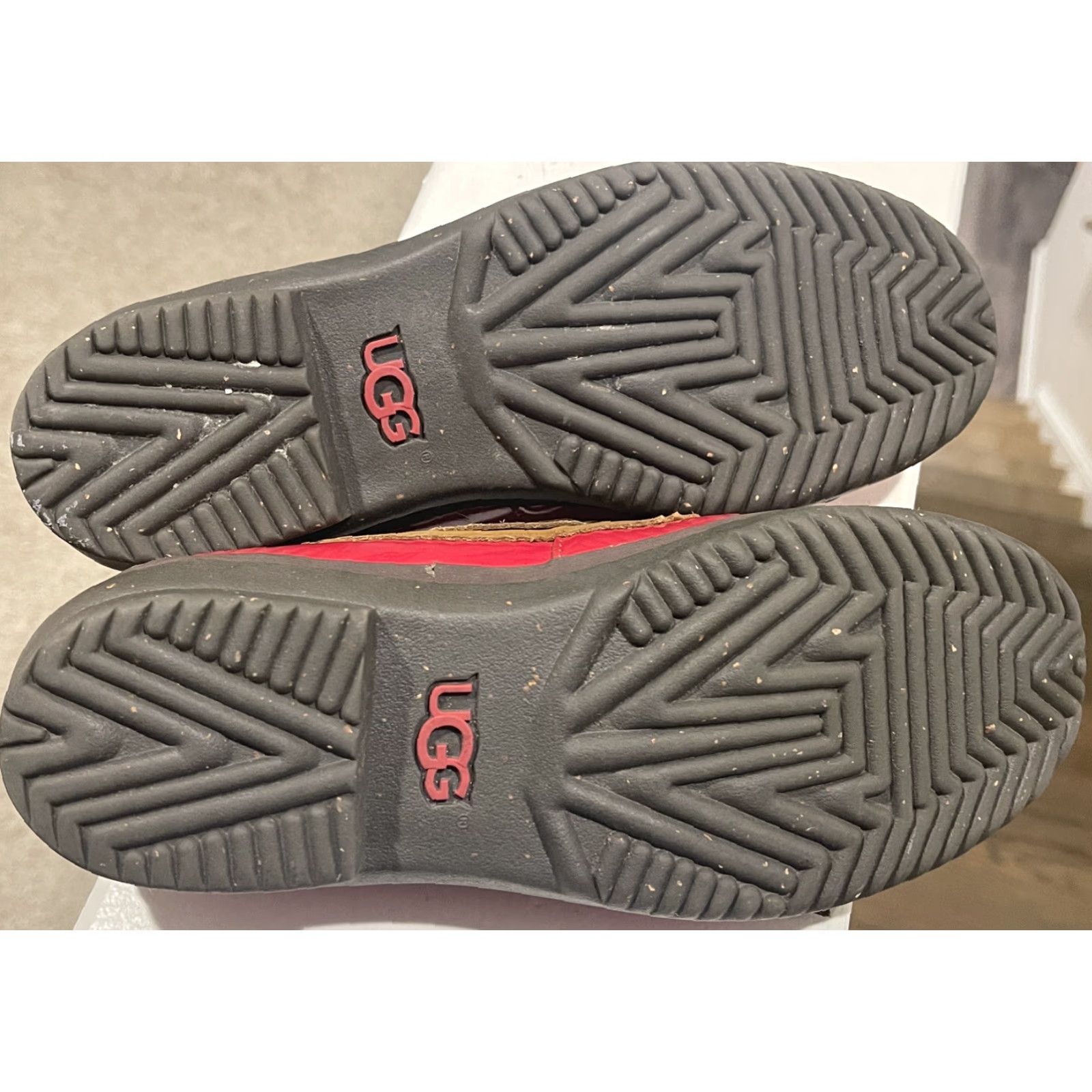 Ugg VINTAGE? No — UGG Australia Haylie Women’s 7 Red Sherpa Lined Duck Boat Slip Loafers Size US 7 / IT 37 - 7 Thumbnail