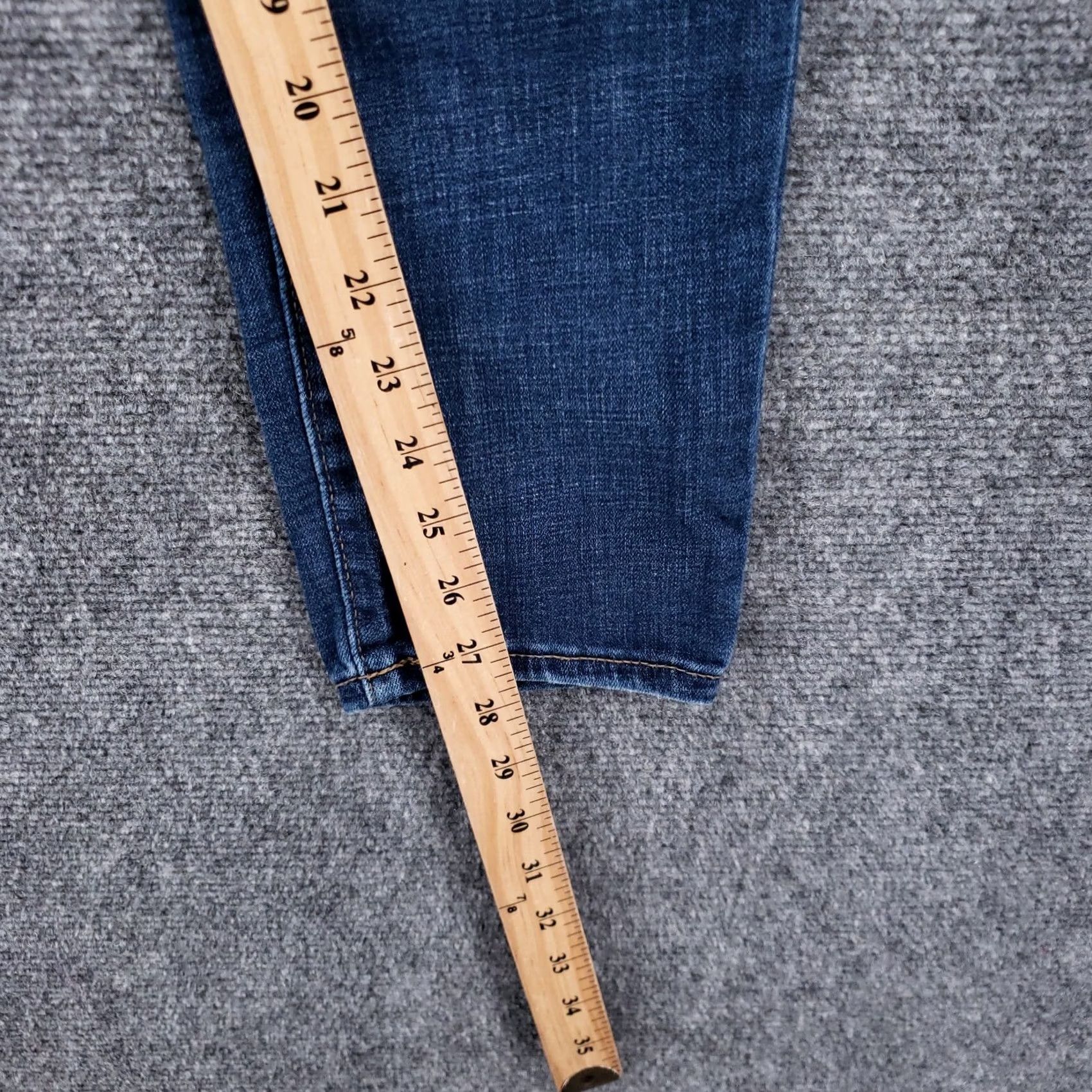 Levi's Levi's 721 Jeans Womens 32 Blue High Rise Skinny Distressed Denim Medium Wash Size 24" / US 00 / IT 34 - 5 Thumbnail