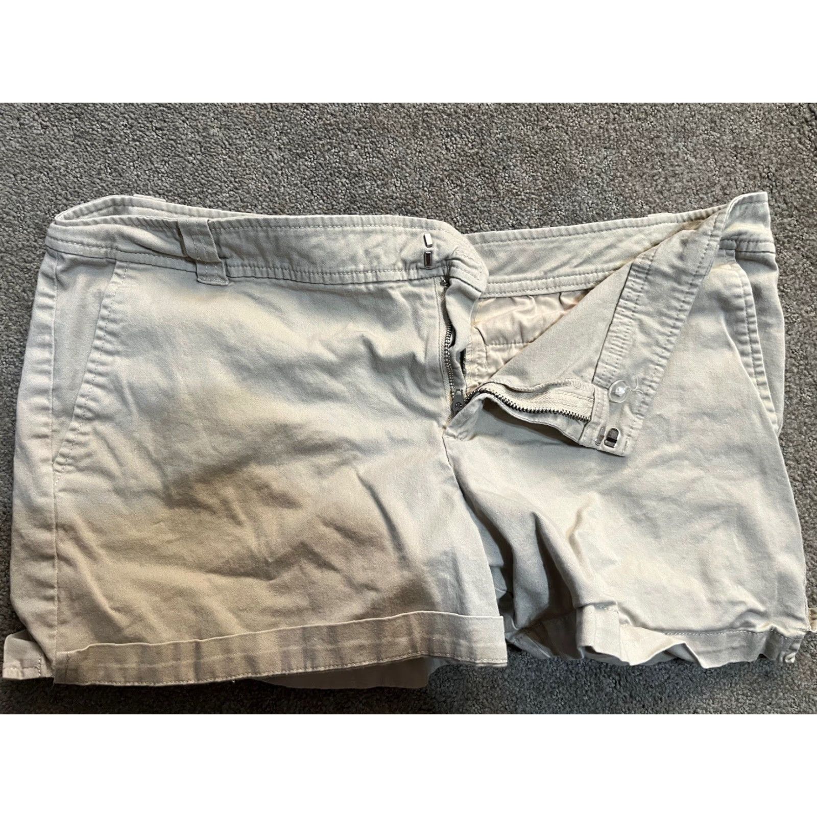 Sea New York New York & Company Womens Solid Shorts Size 14 Stretch Beige Casual Size 36" / US 14 / IT 50 - 2 Thumbnail