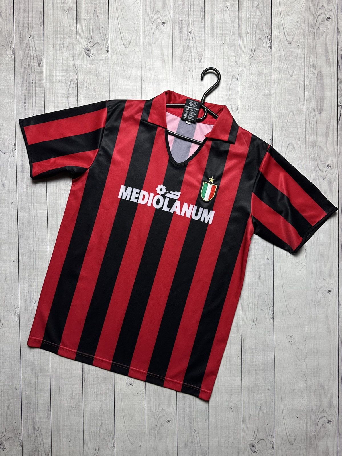 Vintage Vintage AC Milan soccer jersey retro Official product size M Size US M / EU 48-50 / 2 - 1 Thumbnail