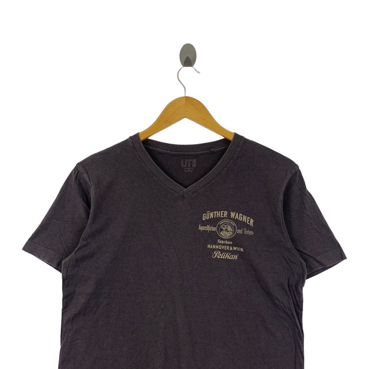 Uniqlo UNIQLO x PELIKAN Gunther Wagner Collaboration Tee Shirt Top Size US M / EU 48-50 / 2 - 2 Thumbnail