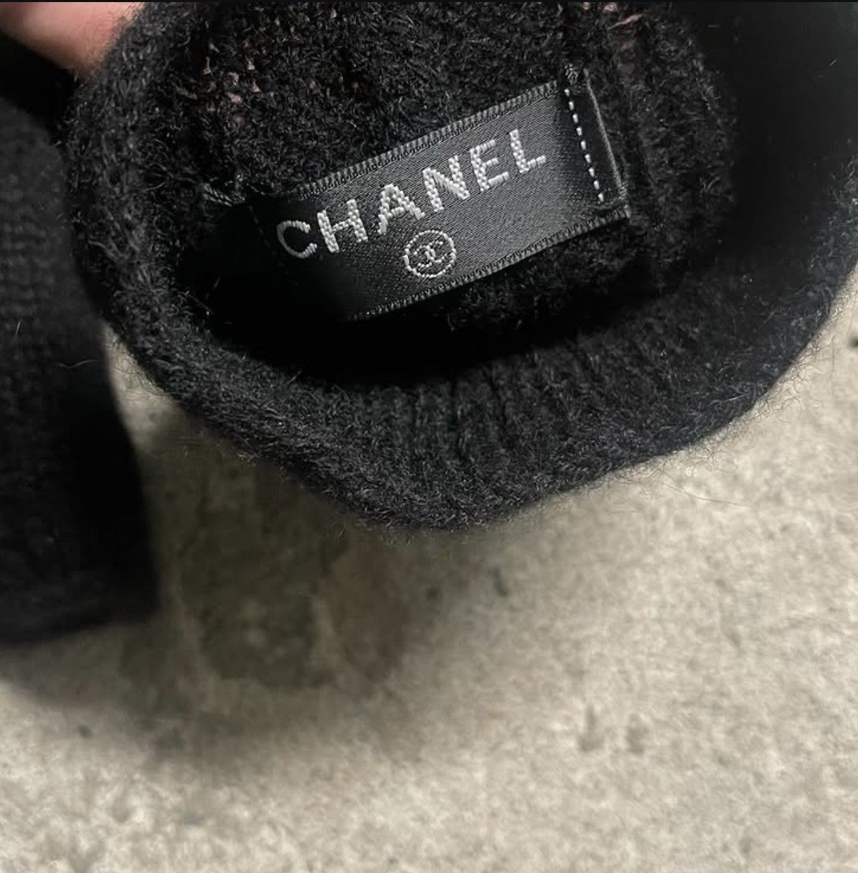 Chanel Chanel Cashmere CC Logo Arm-warmers / Gloves Size ONE SIZE - 3 Thumbnail