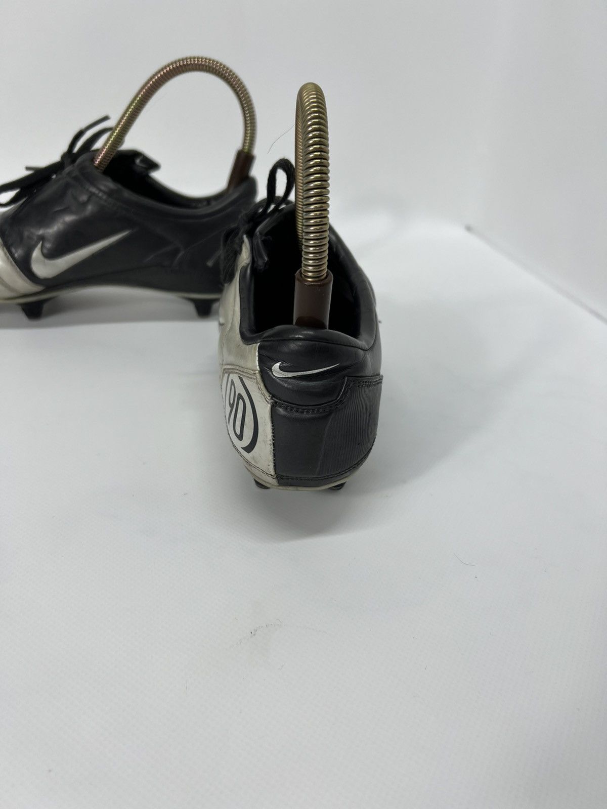 Nike VINTAGE NIKE TOTAL 90 Soccer BOOTS FOOTBALL Size 5.5 Size US 5.5 / EU 38 - 5 Thumbnail