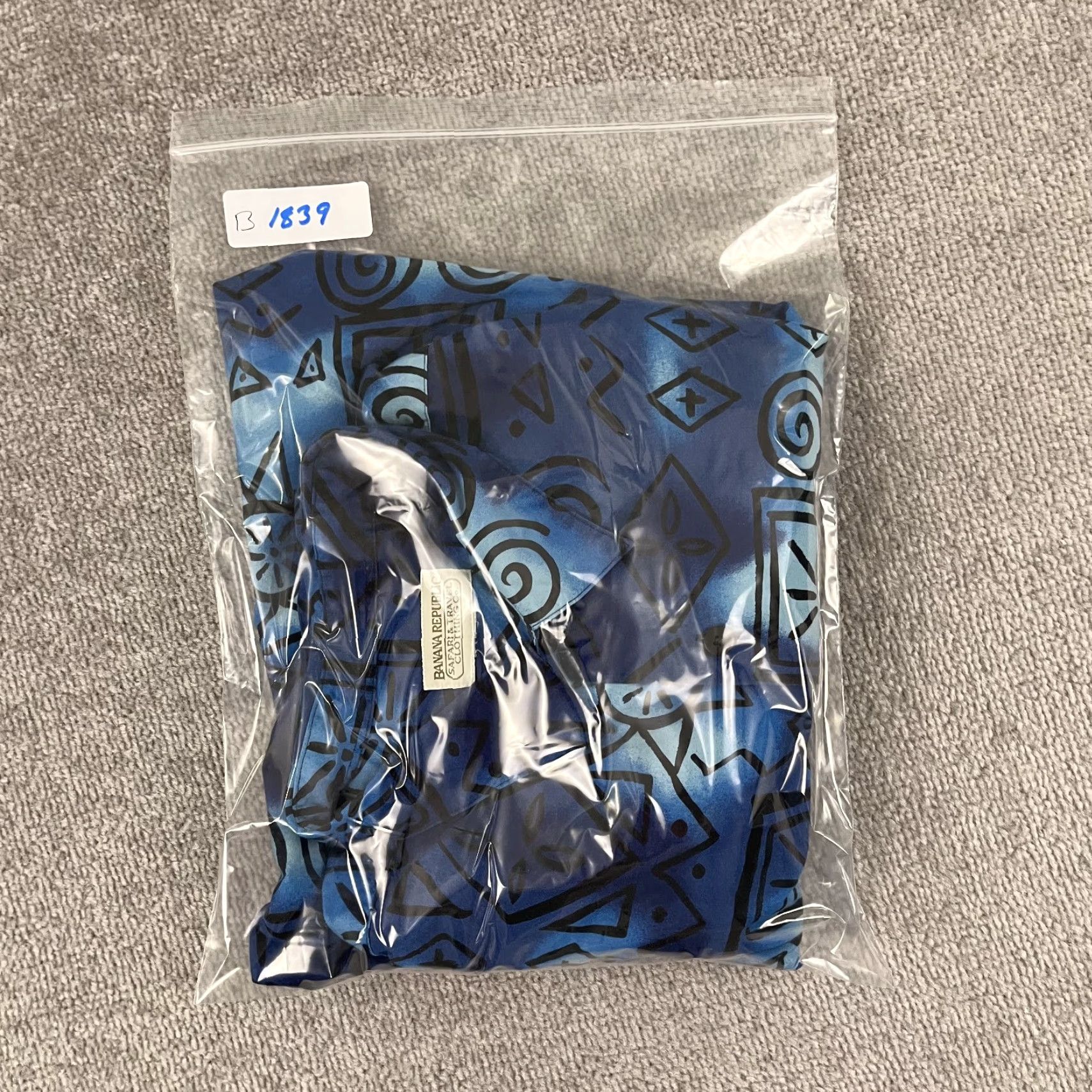 Banana Republic VINTAGE Banana Republic Safari Shirt Men 2XL Short Sleeve Geometric Blue Casual Travel Size US XXL / EU 58 / 5 - 8 Thumbnail