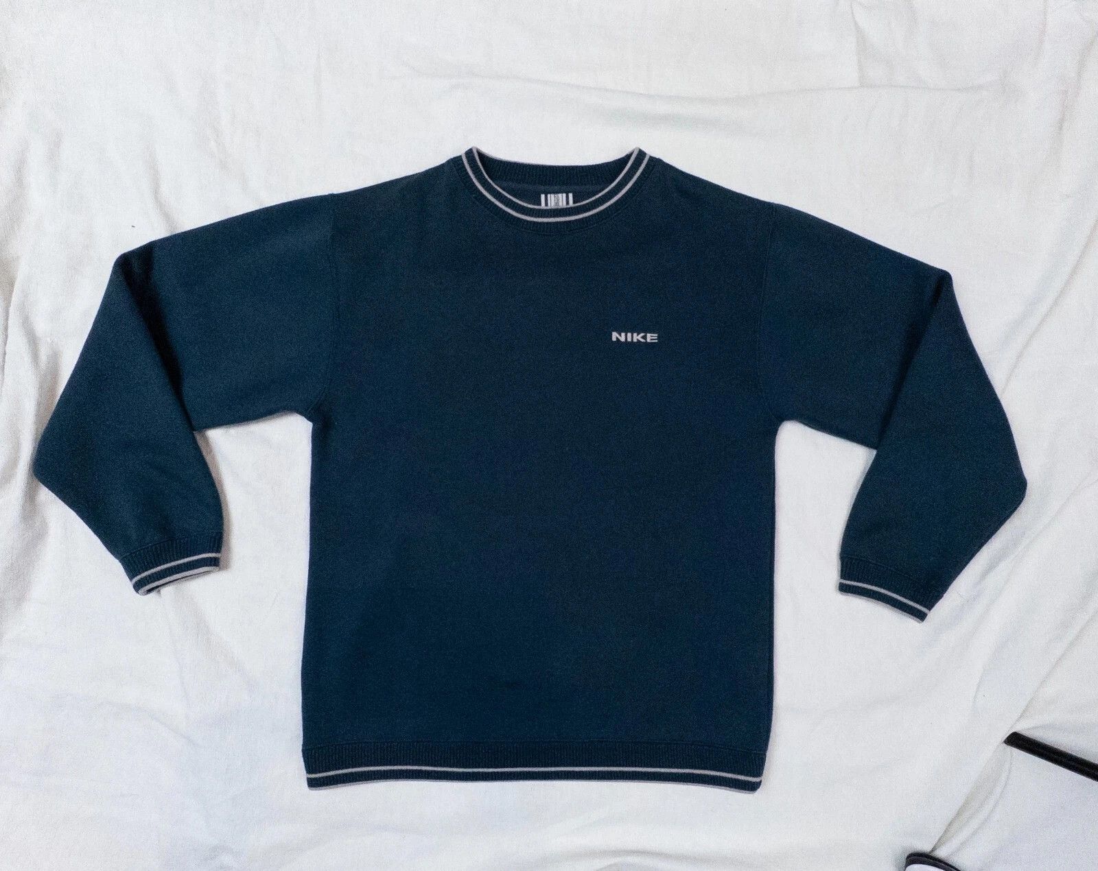 Nike 90s Vintage Nike Sweatshirt Dark Green-Blue Small sweater Size US S / EU 44-46 / 1 - 1 Thumbnail