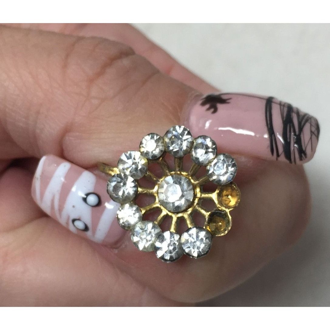 Other Women's Vintage Gold tone Screw Back Earrings with Rhineston Size ONE SIZE - 3 Thumbnail