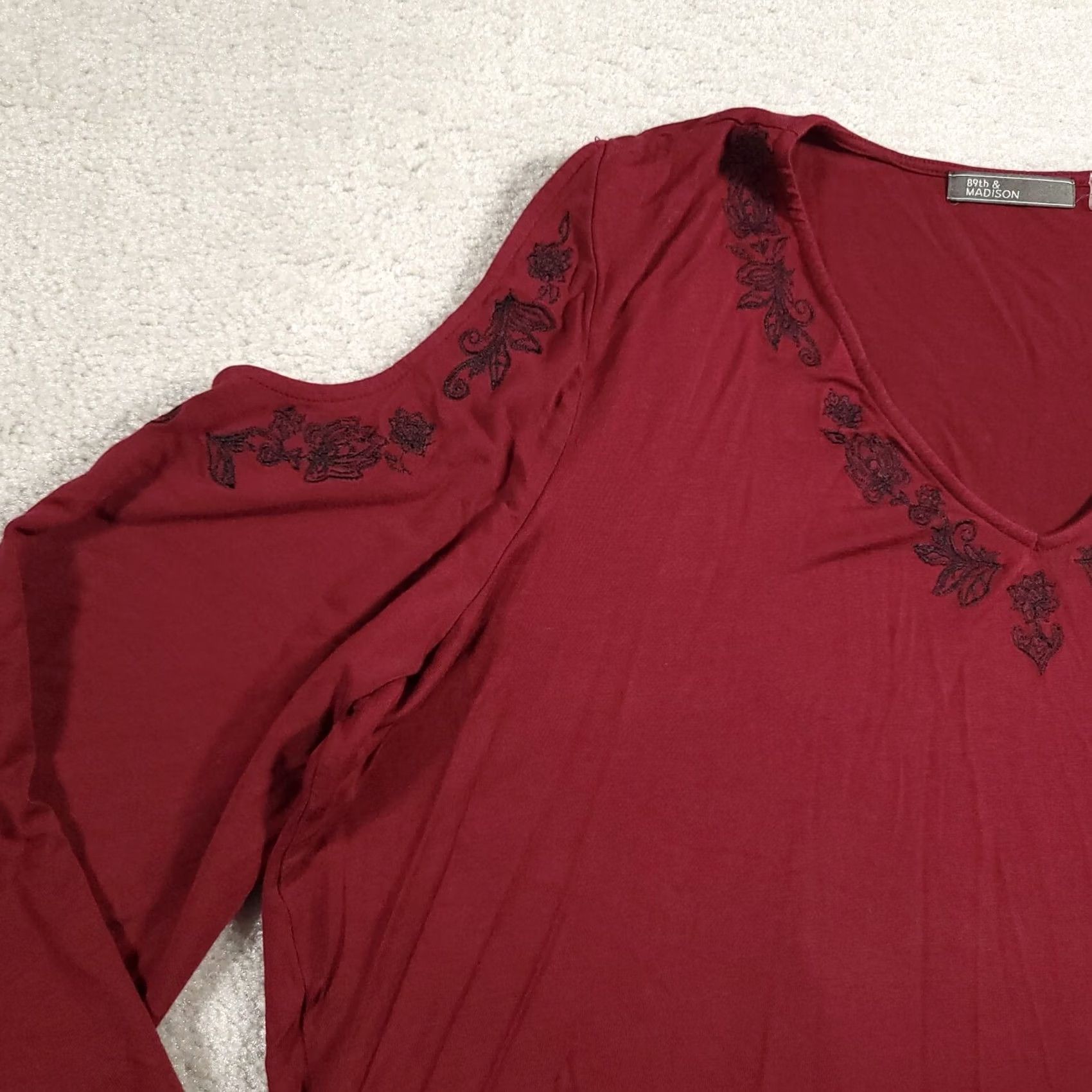 Vintage 89th & Madison Shirt Women's Plus 2X Red Cold Shoulder Long Sleeve Embroidered Size XXL / US 16-18 / IT 52-54 - 4 Thumbnail