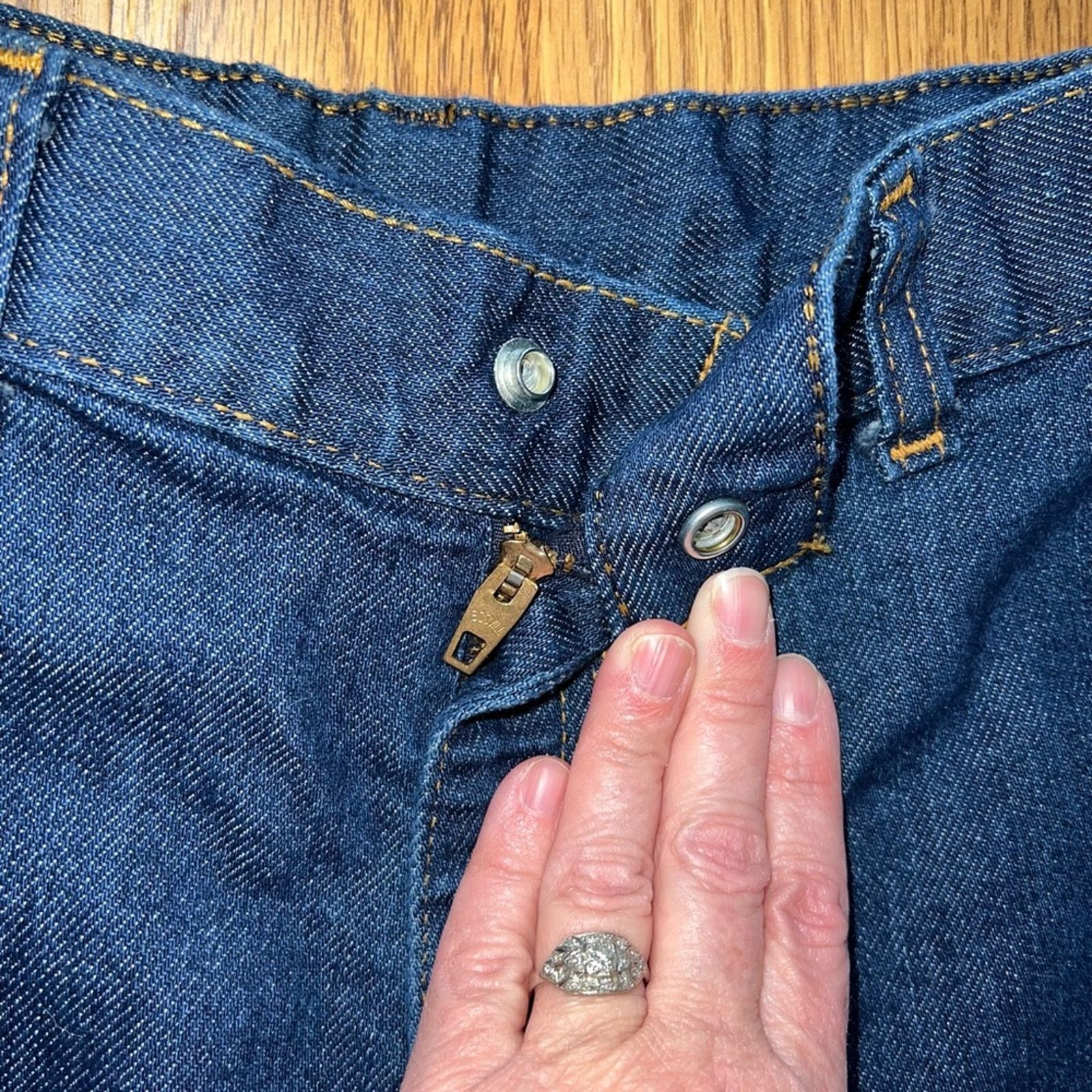 Levi's Fantastic *Rare* Vintage 1970s Levi’s No Front Pocket Jeans! Size 26" / US 2 / IT 38 - 4 Thumbnail