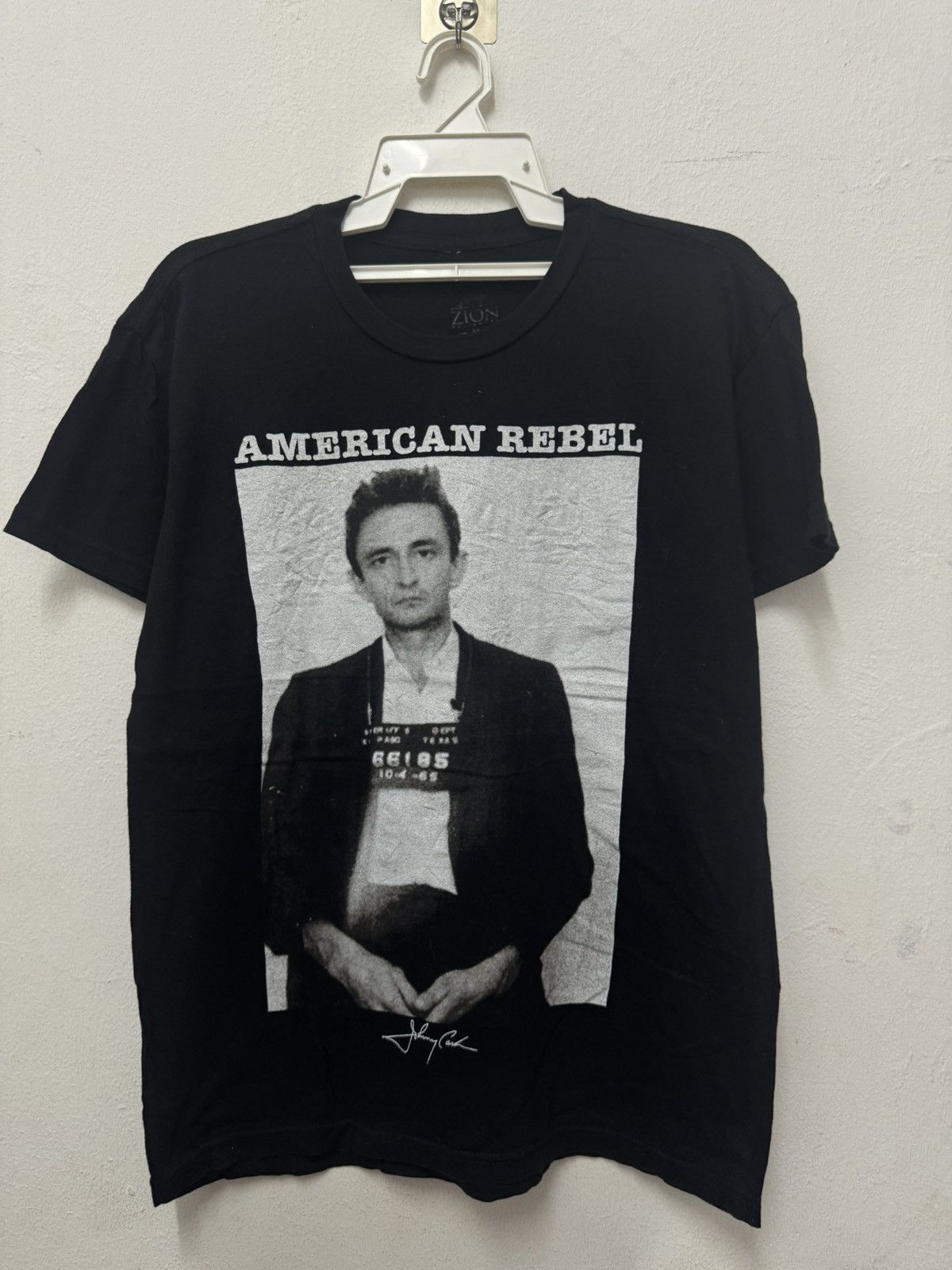 Band Tees Johnny Cash American Rebel Band Photo Tee Size US M / EU 48-50 / 2 - 1 Thumbnail