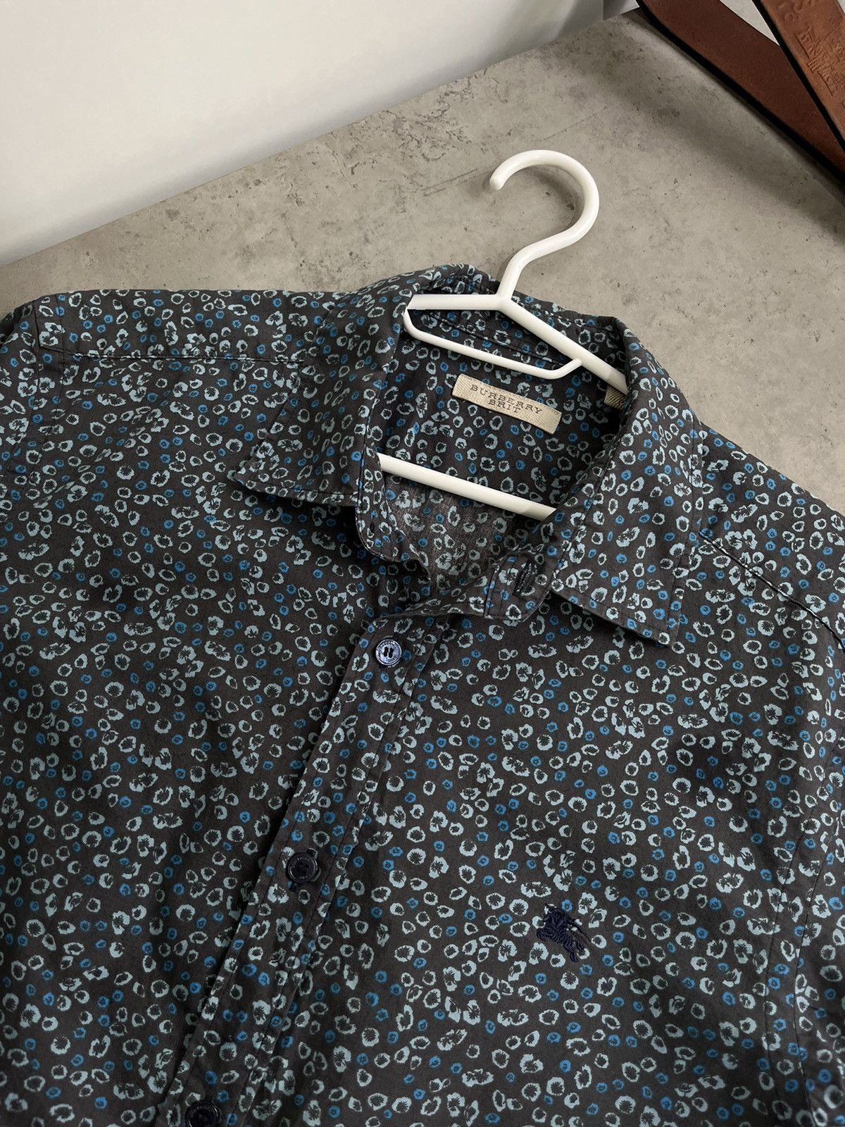 Burberry Burberry Brit made in Hong Kong flower printed shirt Size US S / EU 44-46 / 1 - 2 Thumbnail