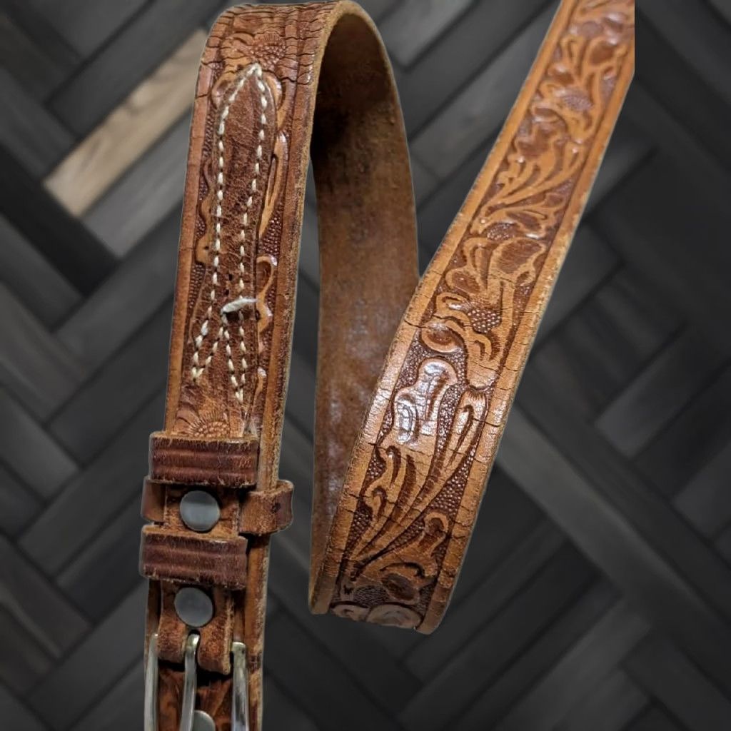 Vintage VINTAGE Looper belt Western Ranger belt 34 brown floral buckle cowhide leather Men Sized 34 Brown Floral Western Ranger belt Size 34 - 1 Thumbnail