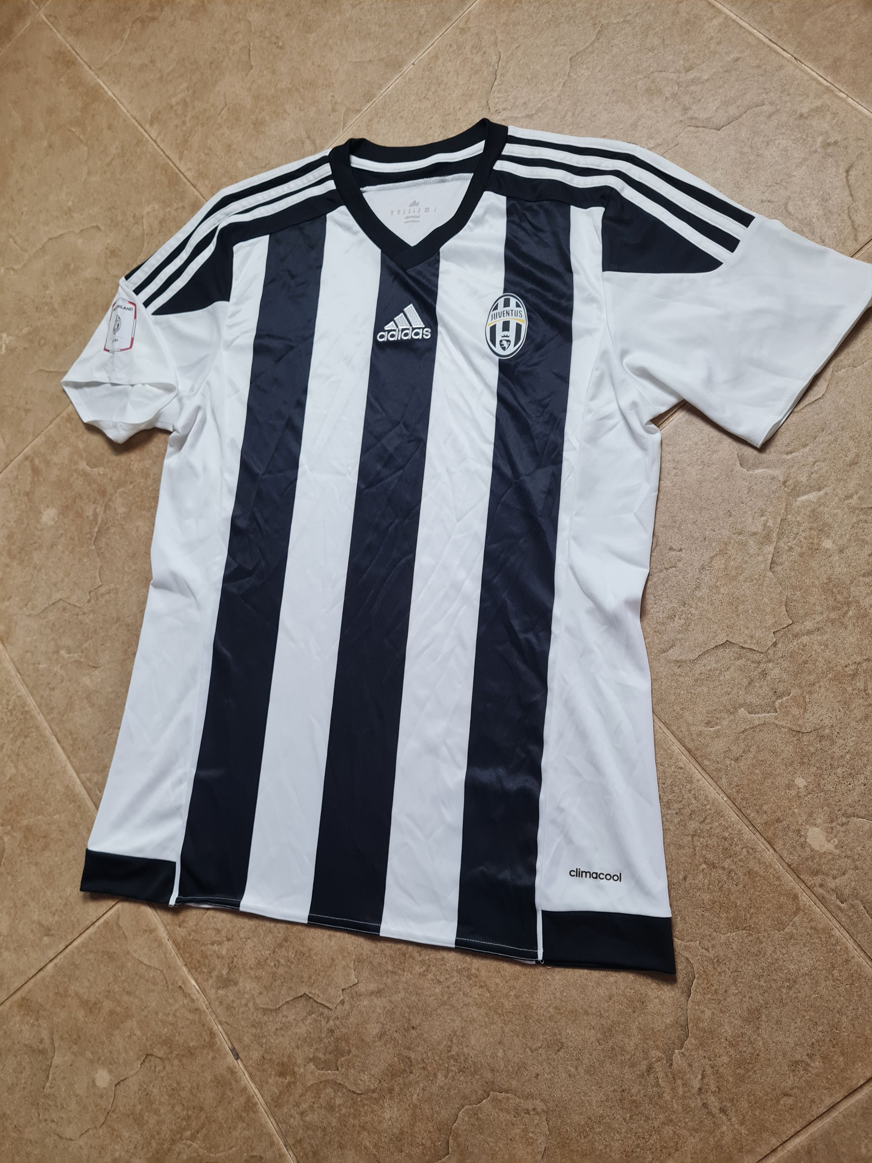 Adidas JUVENTUS 2015-16 HOME FOOTBALL SOCCER JERSEY ACADEMY ADIDAS Size US M / EU 48-50 / 2 - 5 Thumbnail