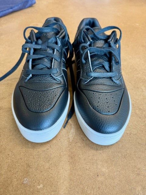 Adidas ADIDAS LOW TOP LEATHER Size US 9.5 / EU 42-43 - 1 Thumbnail