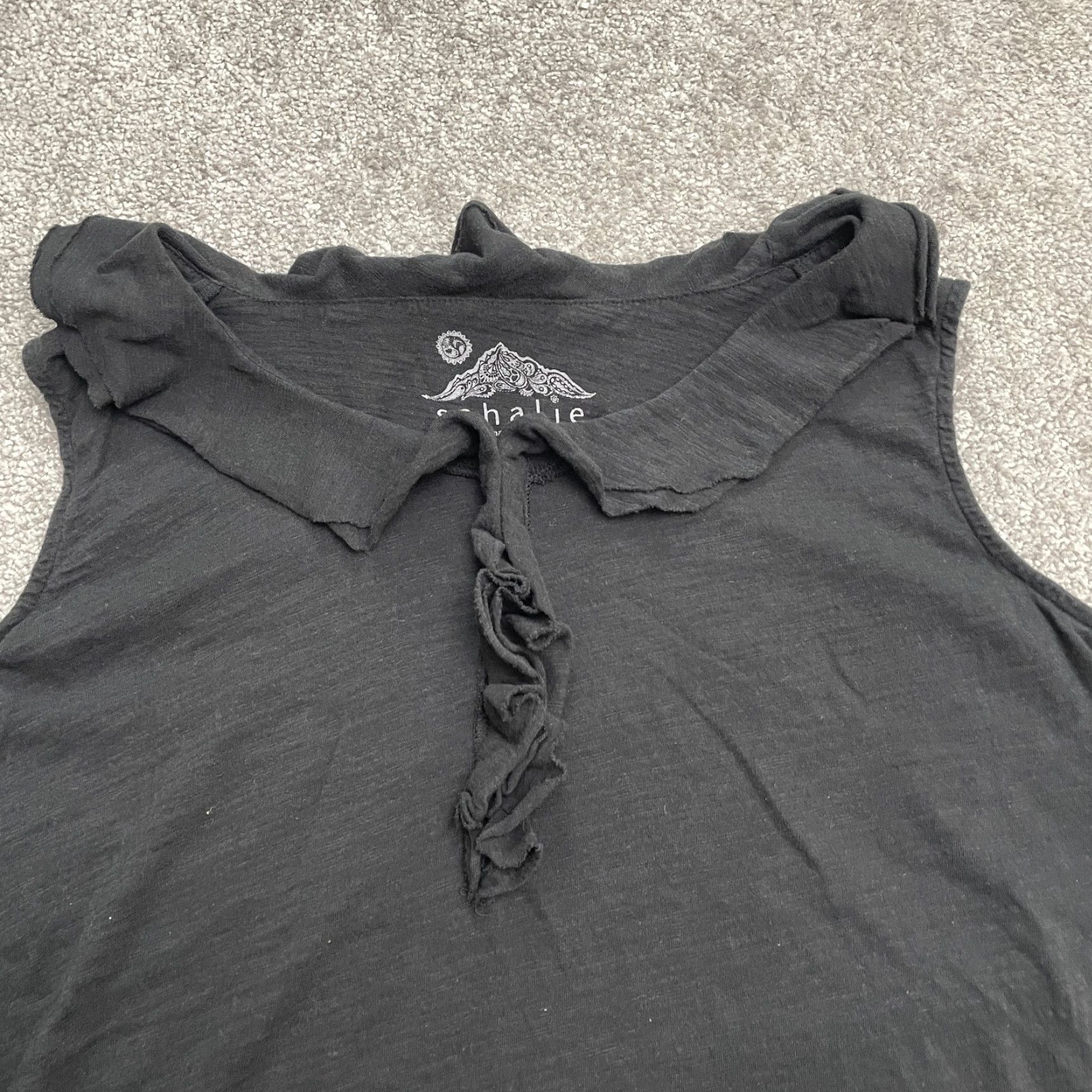 Vintage Sahalie Tank Top Womens Plus Size 1X Black 100% Cotton Sleeveless Ruffle V-Neck Casual Shirt Size XL / US 12-14 / IT 48-50 - 3 Thumbnail