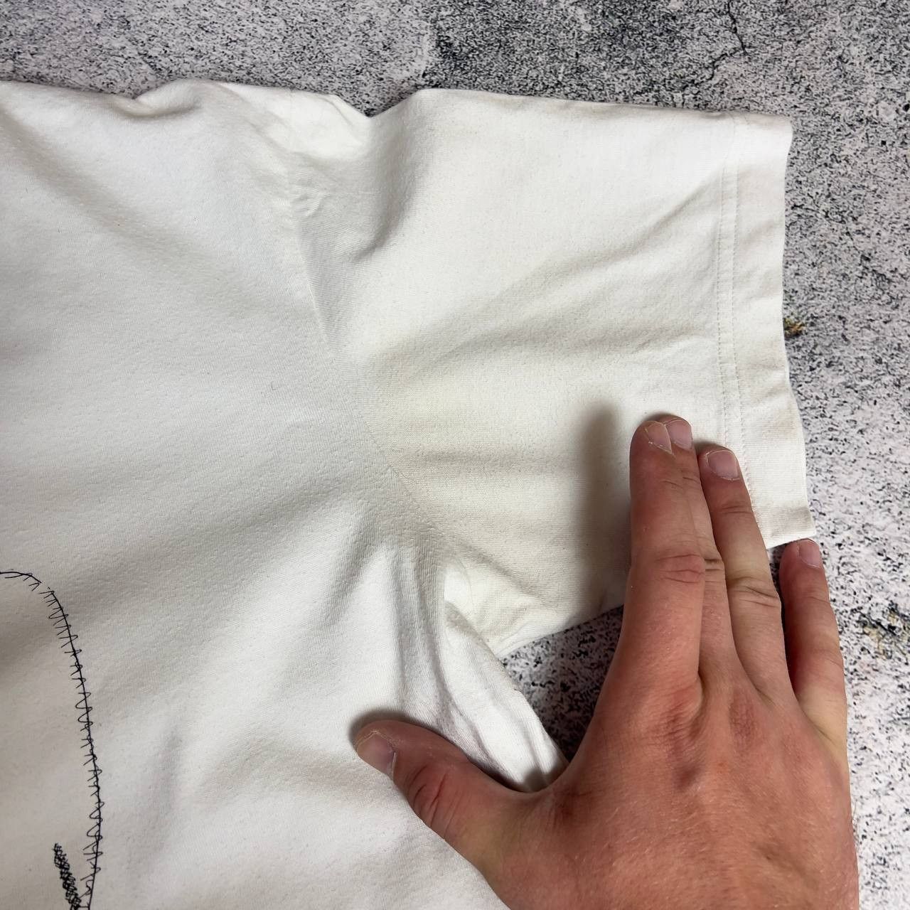 Uniqlo Uniqlo Kaws Tee Men's Size S White Cotton Short Sleeve` Size US S / EU 44-46 / 1 - 6 Thumbnail