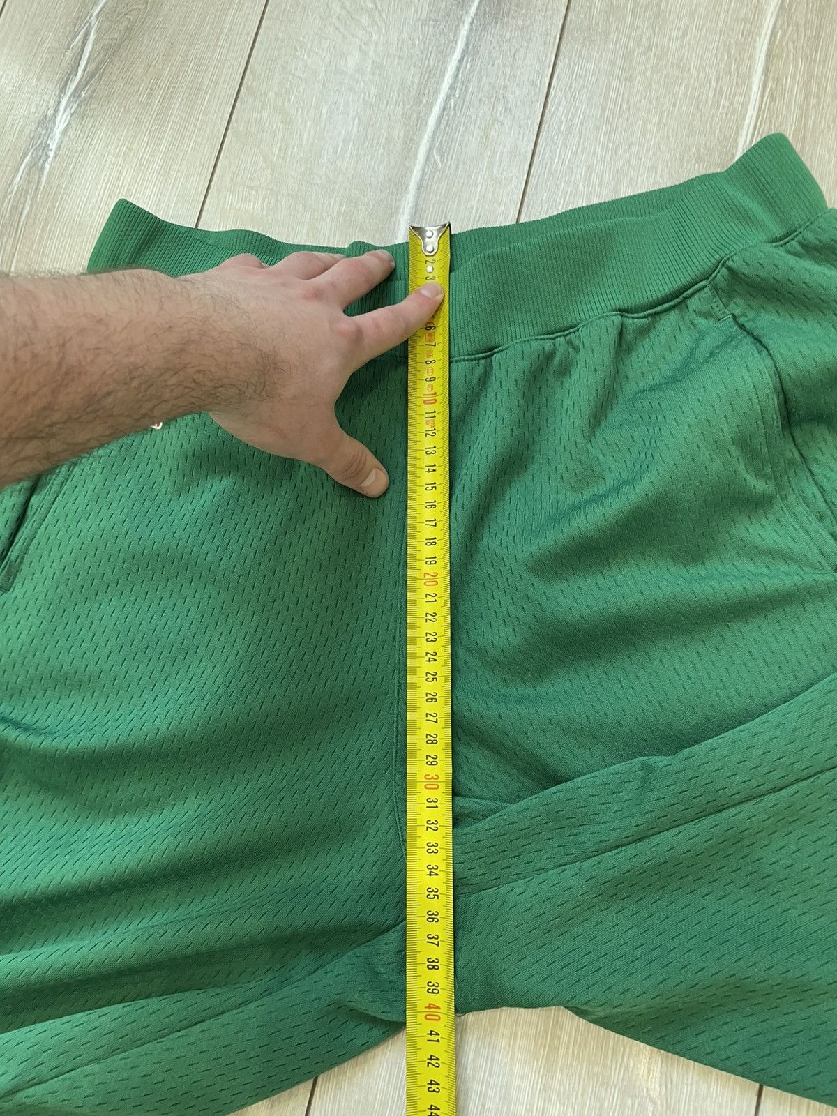 Adidas × NBA × Vintage Vintage Adidas Boston Celtics NBA Shorts Mens L Green Size US 34 / EU 50 - 16 Thumbnail