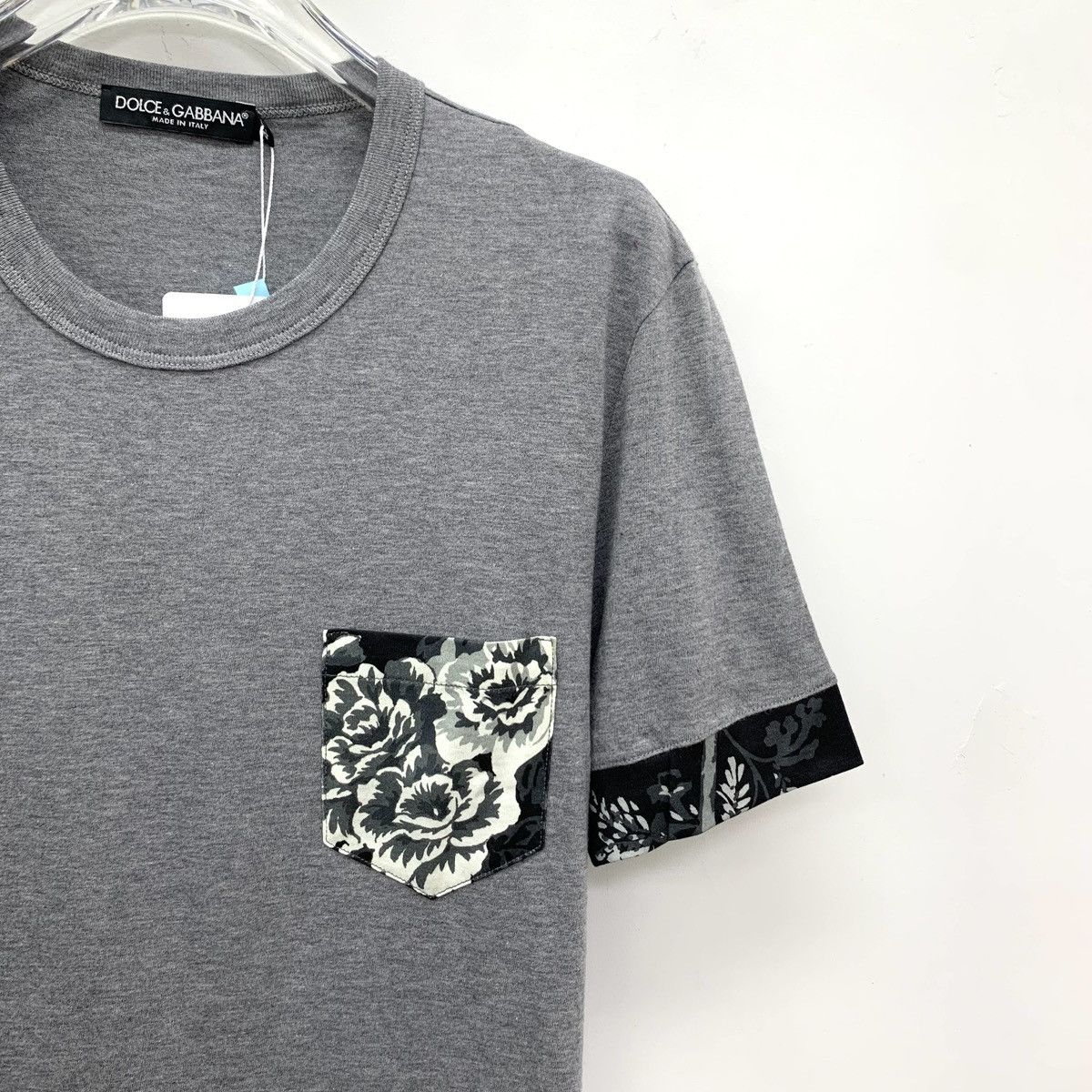 Dolce & Gabbana Dolce & Gabbana Floral Trim Short Sleeve T-Shirt K26WX Size US L / EU 52-54 / 3 - 3 Thumbnail