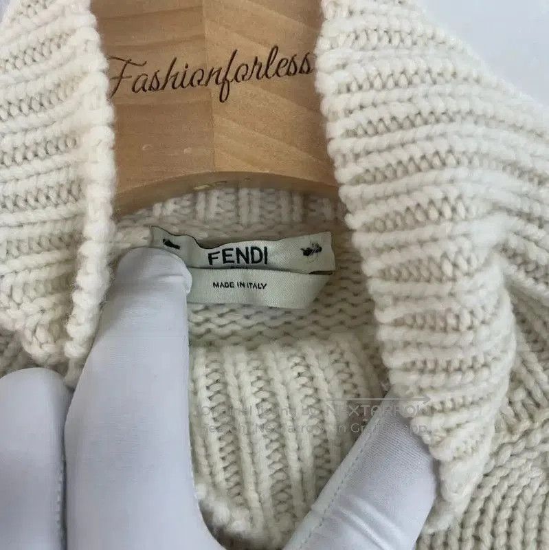 Fendi Fendi White Wool Knit Sweater for Women . Size XS / US 0-2 / IT 36-38 - 3 Thumbnail