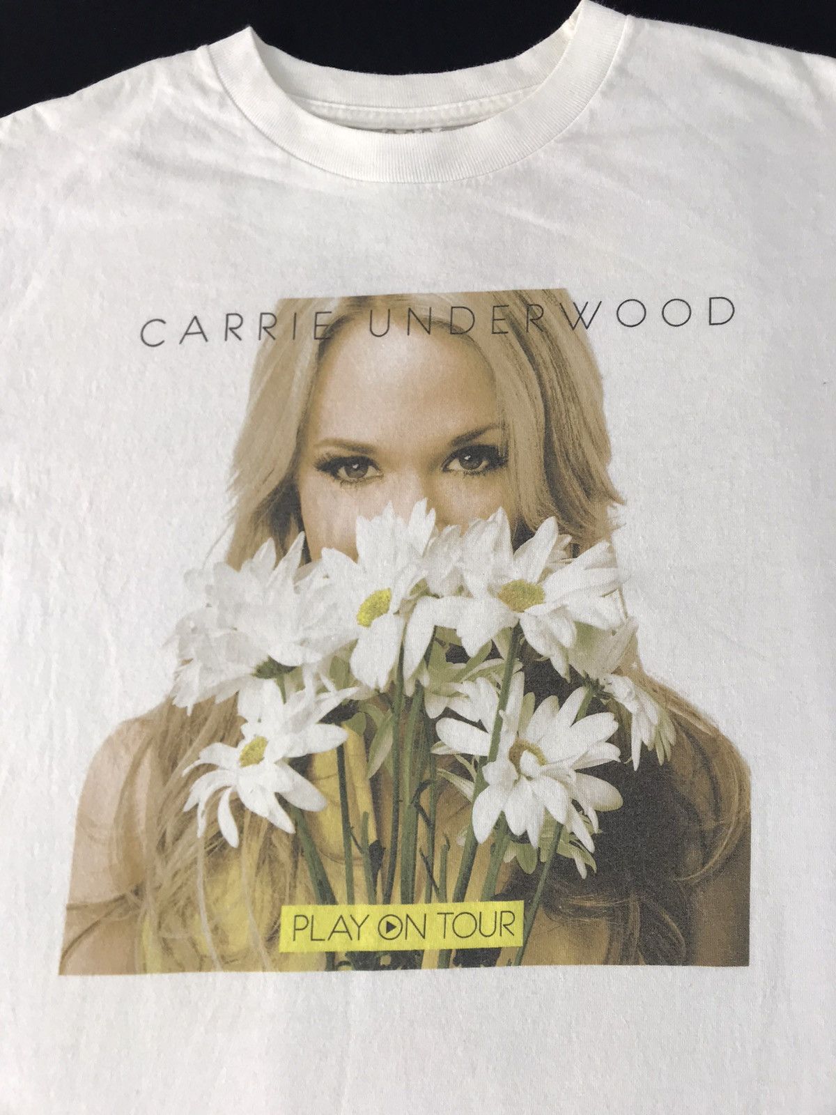Vintage Carrie Underwood Play On US Tour 2010 Singer Printed Tee Size US M / EU 48-50 / 2 - 4 Thumbnail