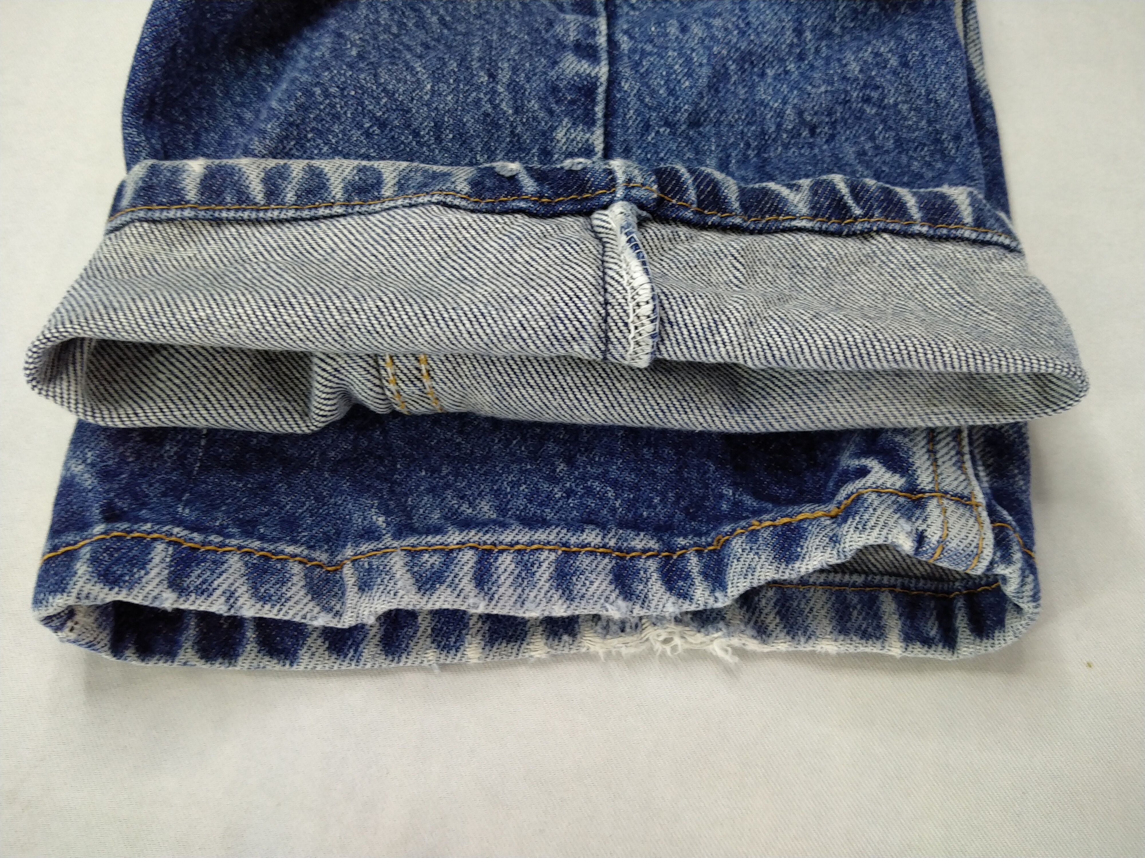Levi's Vintage Levi's 505 Regular Fit Denim 35 x 28 Denim -JN380 Size US 35 - 17 Thumbnail