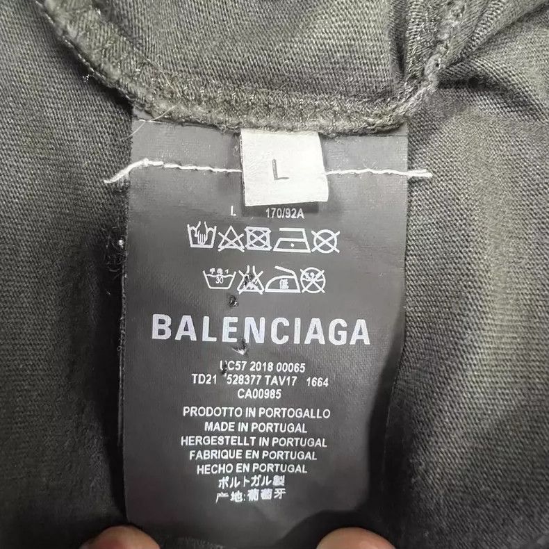 Balenciaga Balenciaga Embroidered Logo short sleeves with spiral line Size US L / EU 52-54 / 3 - 5 Thumbnail