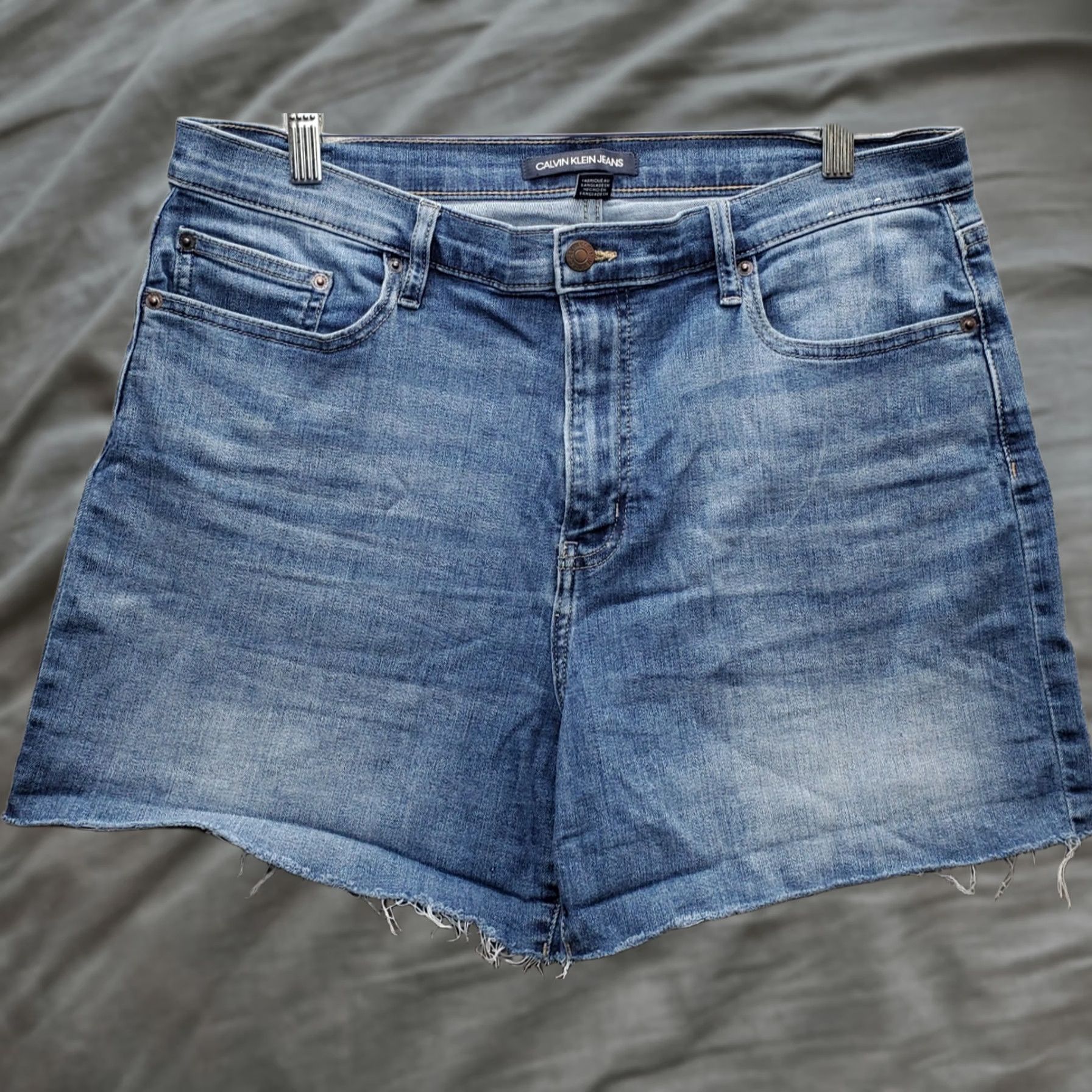 Calvin Klein Calvin Klein Womens Jeans Shorts 32 Blue Denim High-Rise Cut-Off Size 24" / US 00 / IT 34 - 1 Thumbnail