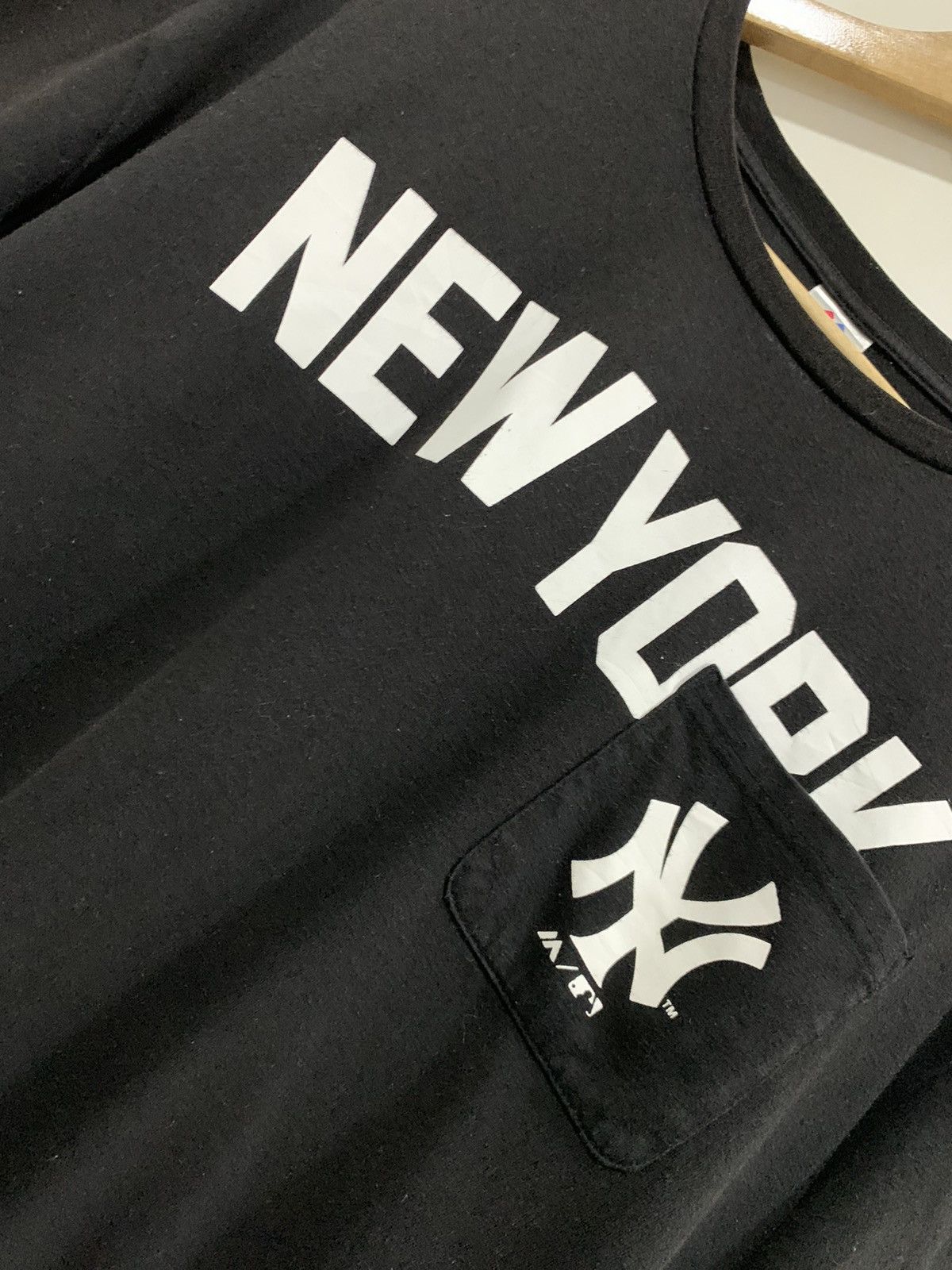 MLB MLB NY New Yankees Baseball Pocket Tee Size US XXL / EU 58 / 5 - 6 Thumbnail
