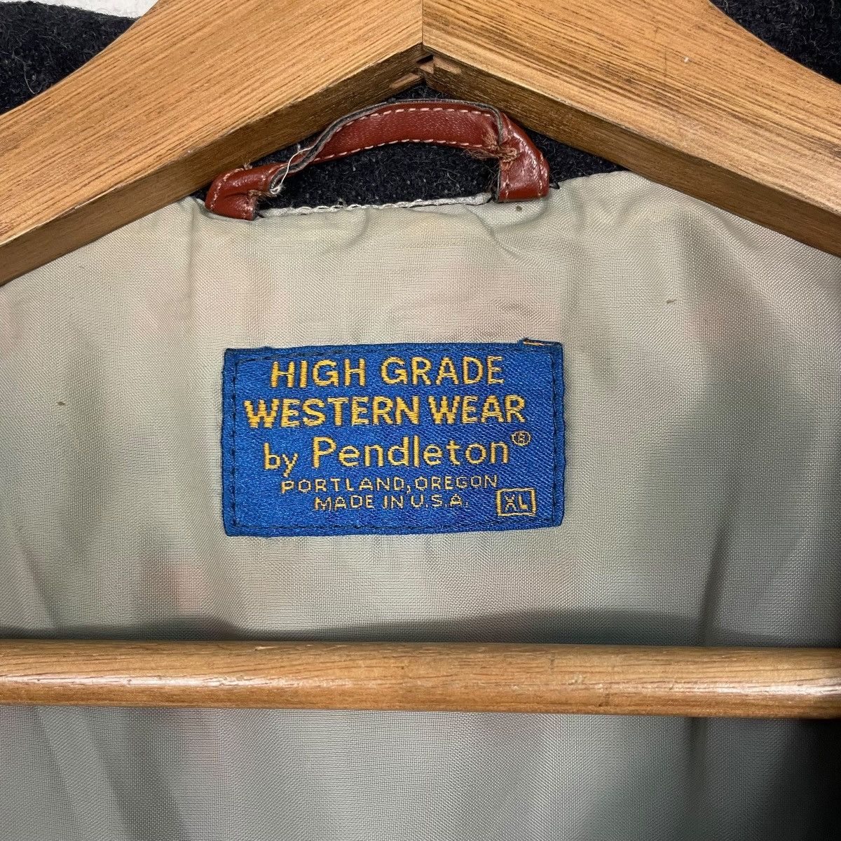 Pendleton Vintage 80s Pendleton Aztech Navajo Western Wear Jacket Size US XL / EU 56 / 4 - 15 Thumbnail