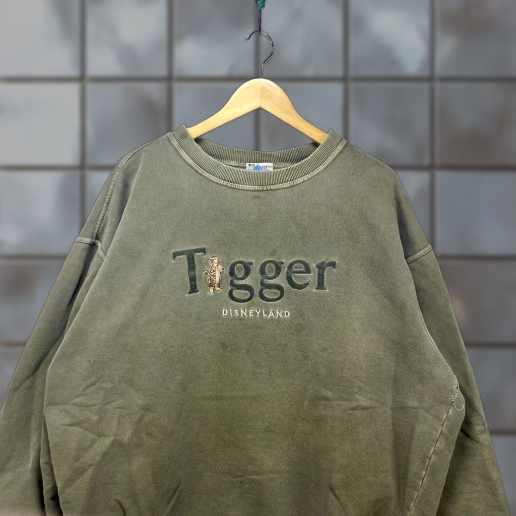 Disney VINTAGE Disney Sweatshirt Tigger Winnie the Pooh Disneyland XL Green Mens 90s Decade Shirt Pullover Size US XL / EU 56 / 4 - 1 Thumbnail