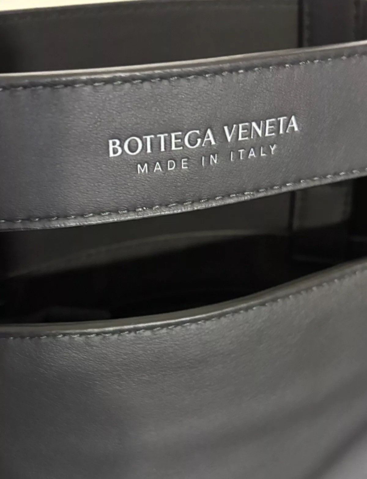 Bottega Veneta NWT $2520 Bottega Veneta Leather Messenger Bag Size ONE SIZE - 9 Thumbnail