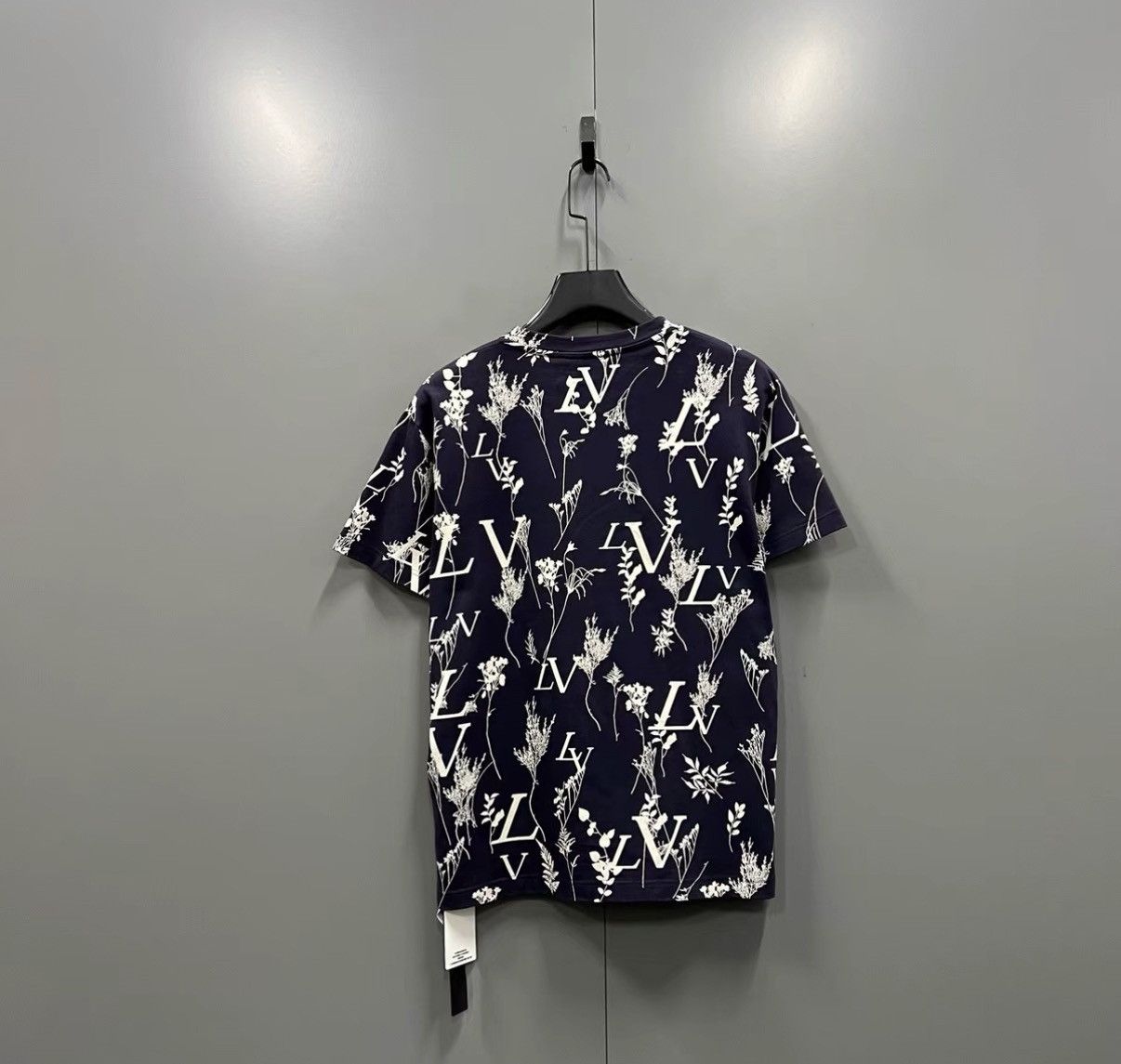 Louis Vuitton Louis Vuitton LV Wheat Print Crew Neck Short Sleeve Top J41 Size US S / EU 44-46 / 1 - 2 Thumbnail