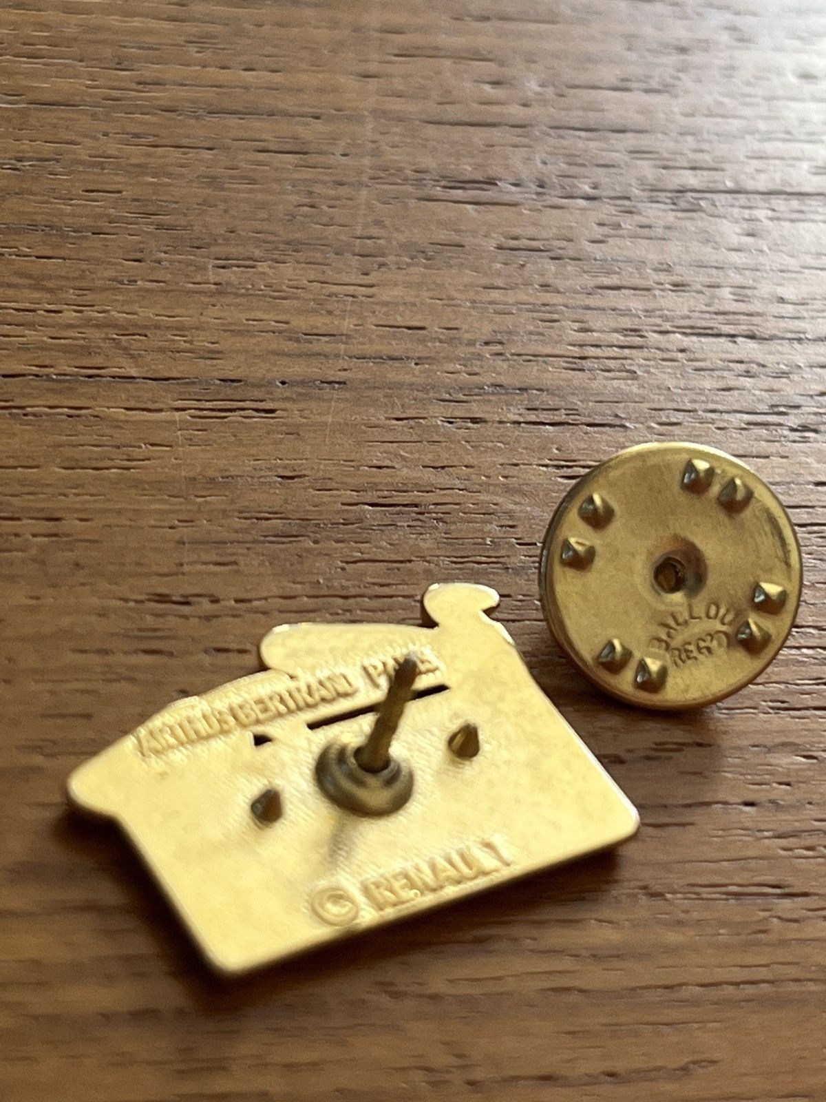 Formula 1 Renault Williams Formula One 1992 world champion vintage pin Size ONE SIZE - 6 Thumbnail