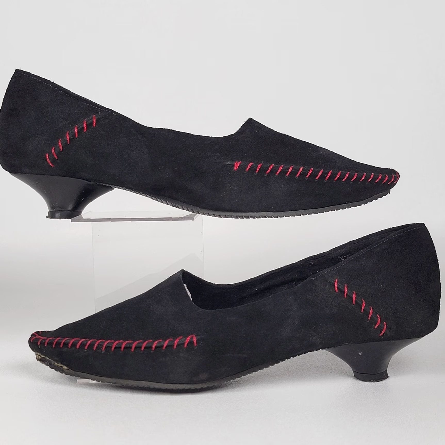 Vintage VINTAGE Lisa Nading Black Suede Leather Kitten Heels Red Accent Stitching Size 37 Women Shoes Pointed Toe Slip On Leather Lining Upper Size US 7 / IT 37 - 5 Thumbnail
