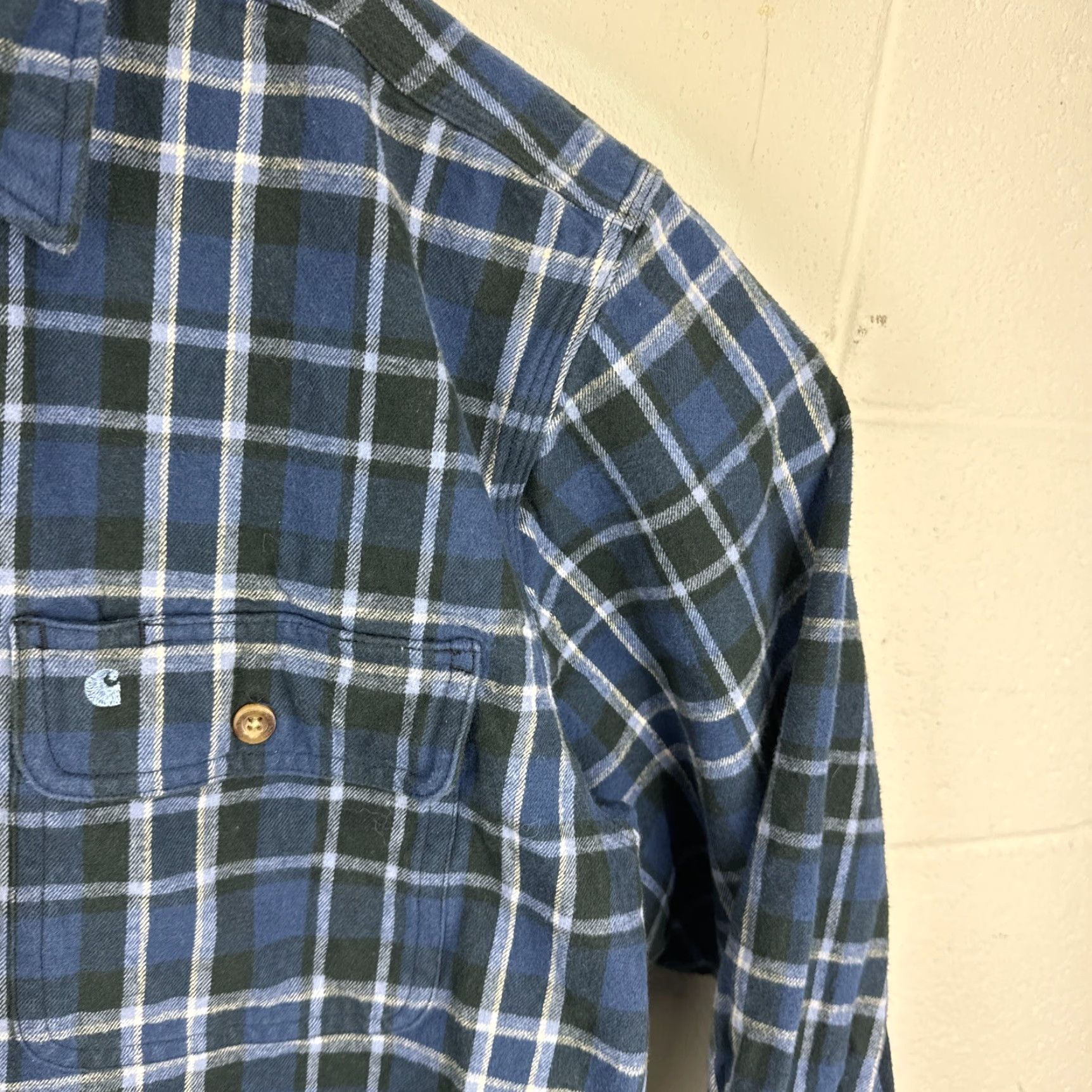 Carhartt Carhartt Shirt Mens Medium Blue Plaid Flannel Button-Up Pocketed 100122 Relaxed Fit Vintage-Inspired 90s Grunge Hip Hop Outdoor Workwear Size US M / EU 48-50 / 2 - 5 Thumbnail