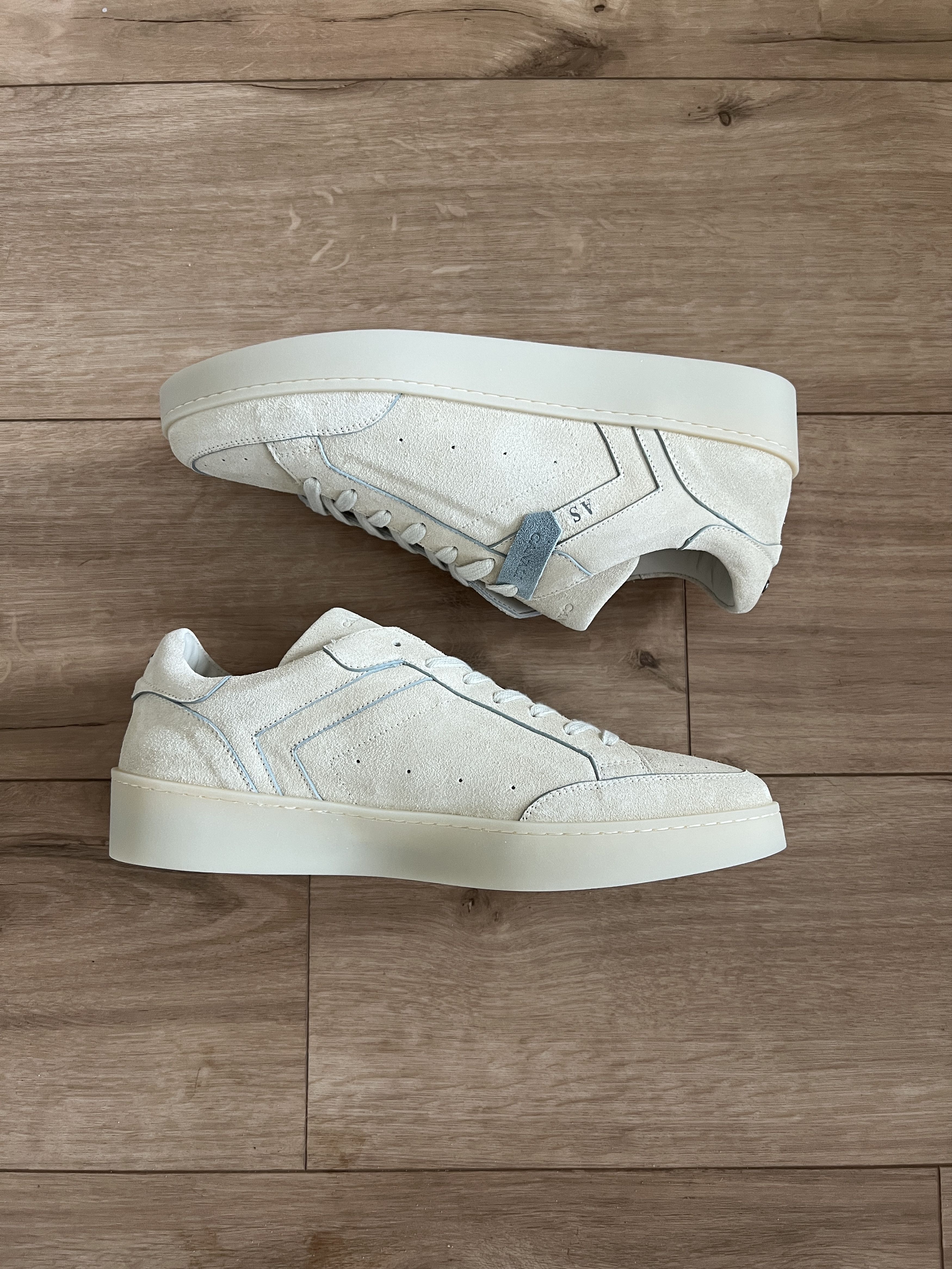 Canali NWT Canali Ivory Suede Designer Sneakers Ribbed Sole Size US 10 / EU 43 - 1 Thumbnail