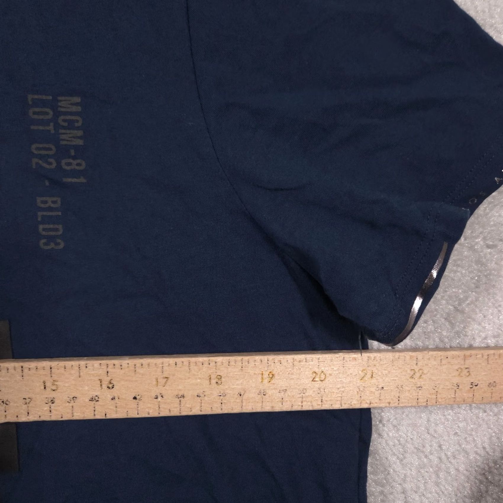 Guess VINTAGE GUESS Los Angeles Mens Short Sleeve T-Shirt XL Blue Silver Cotton V-Neck Size US XL / EU 56 / 4 - 7 Thumbnail